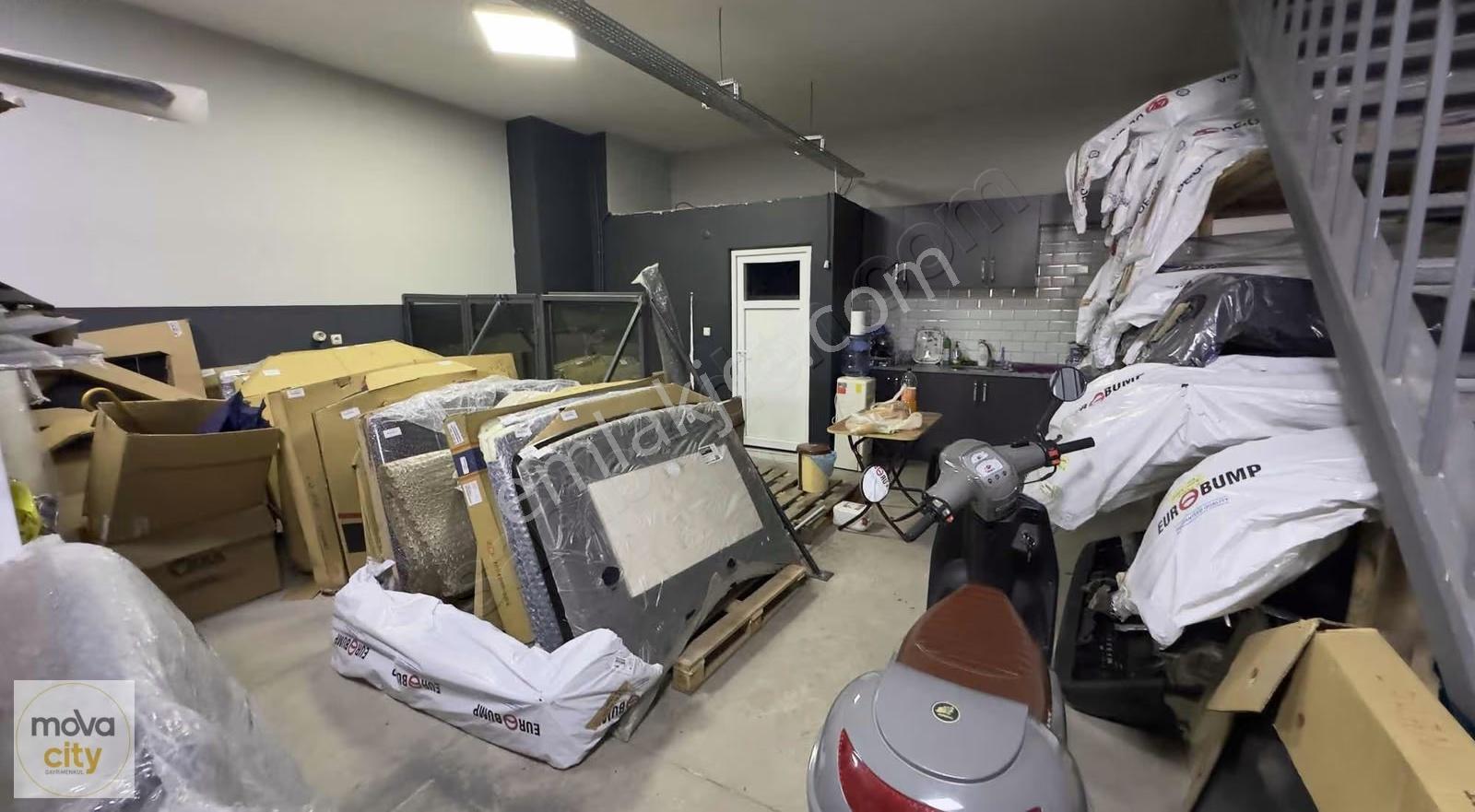 Küçük Sanayi Sitesinde Satılık Cadde Cepheli 250 M2 Dükkan - Görsel 18