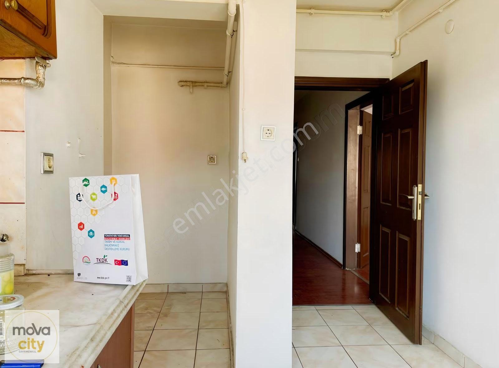 Gazi Caddesinde 3+1 Kiralık Ofis - Görsel 15