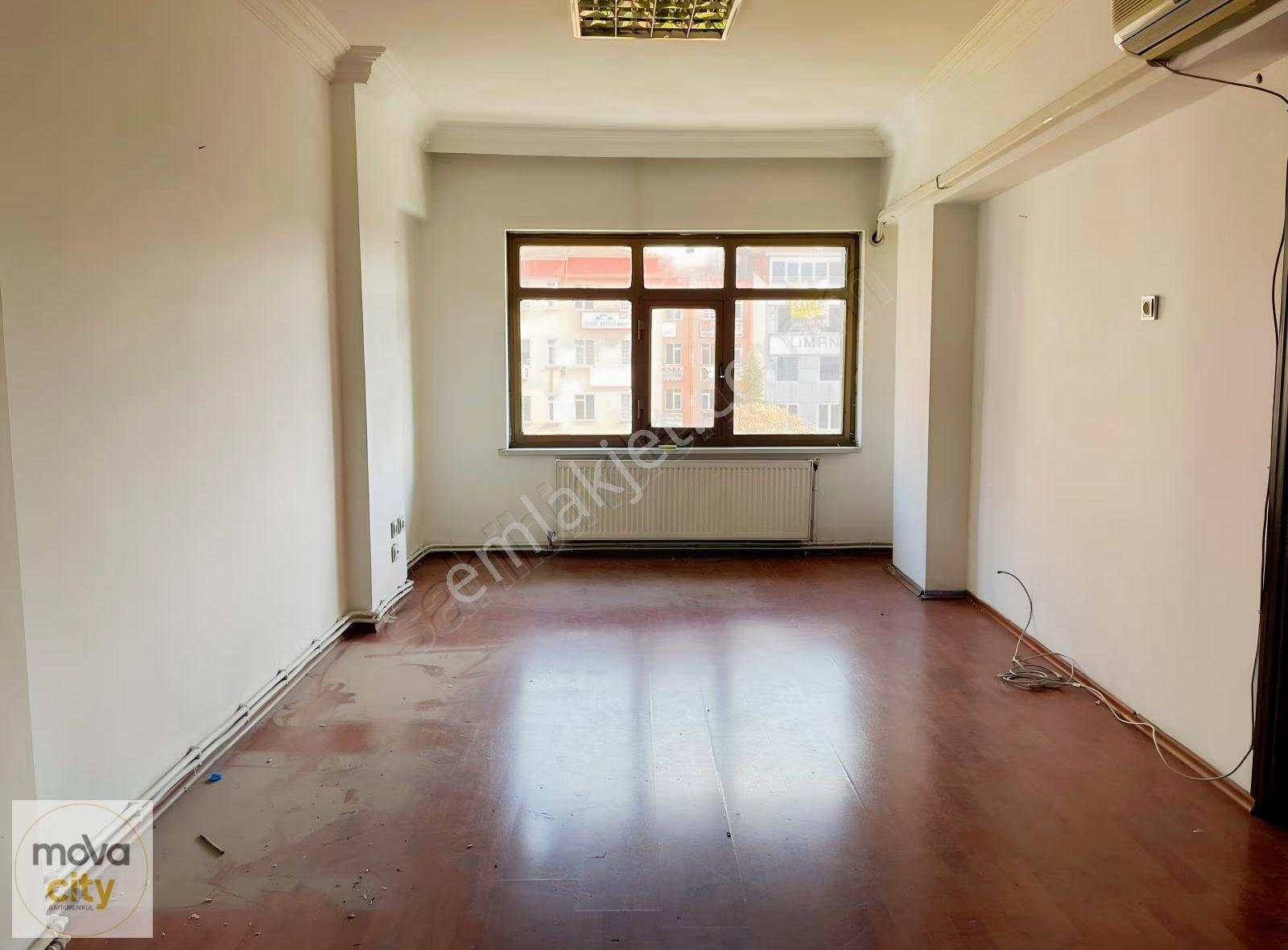 Gazi Caddesinde 3+1 Kiralık Ofis - Görsel 9