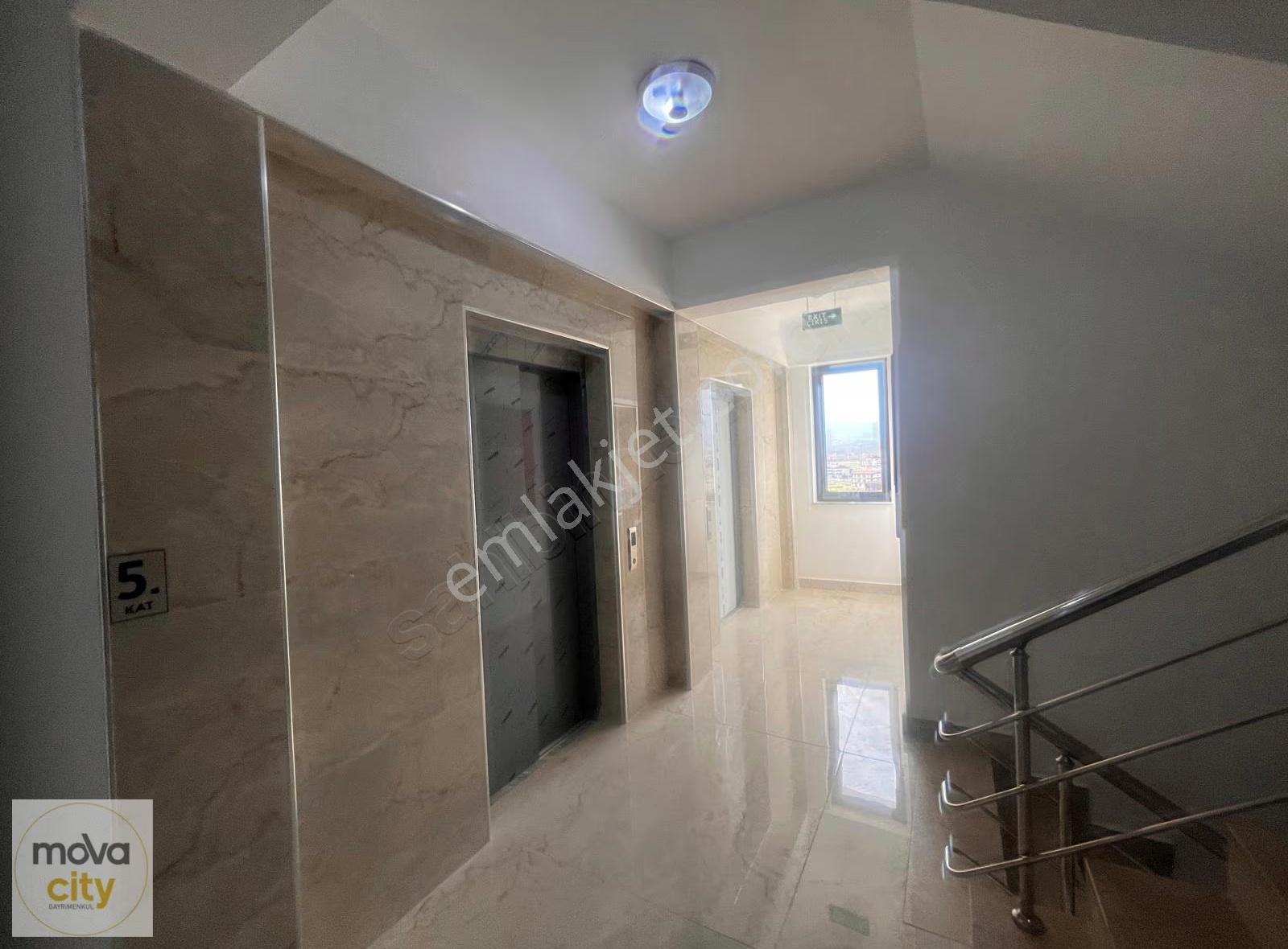 İdeal Panoramada 1+1 Güneybatı Cepheli Eşyalı Satılık Daire - Görsel 3