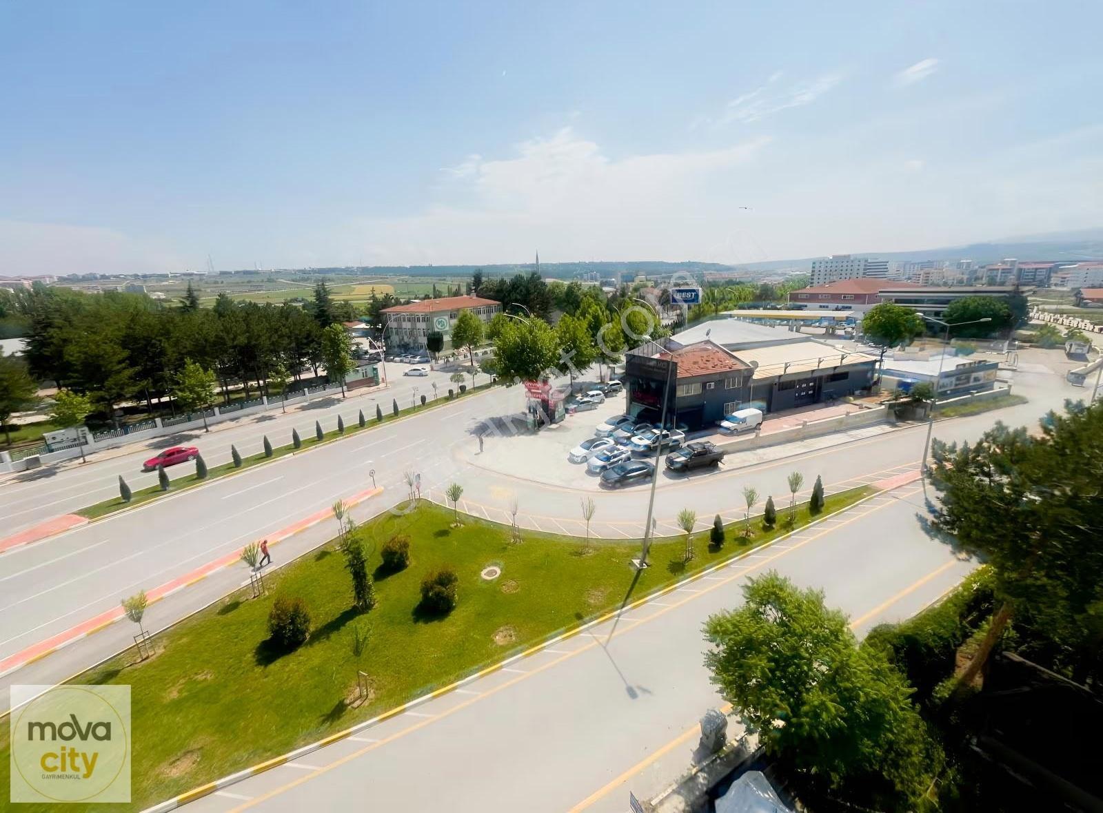 İdeal Panoramada 1+1 Güneybatı Cepheli Eşyalı Satılık Daire - Görsel 5