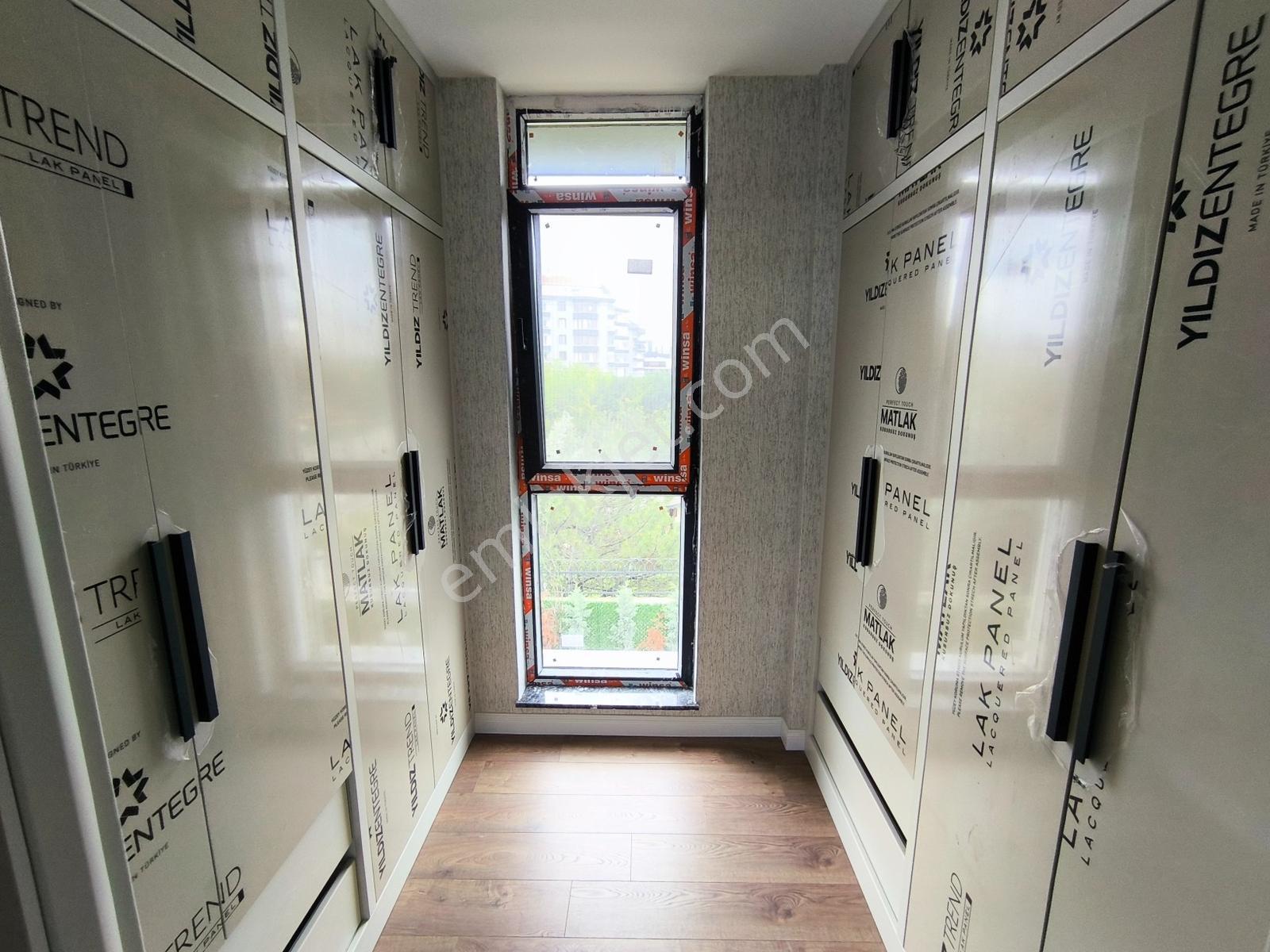 Bağlıcada Müstakil Girişli Kış Bahçeli 5+2 Sıfır Villa - Görsel 32