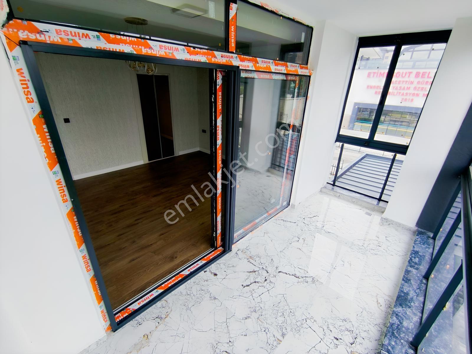 Bağlıcada Müstakil Girişli Kış Bahçeli 5+2 Sıfır Villa - Görsel 14