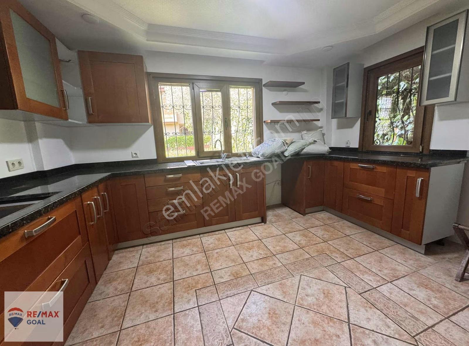 Kartal Tıp Mensupları Sitesi Kiralık 4+1 Villa - Görsel 33