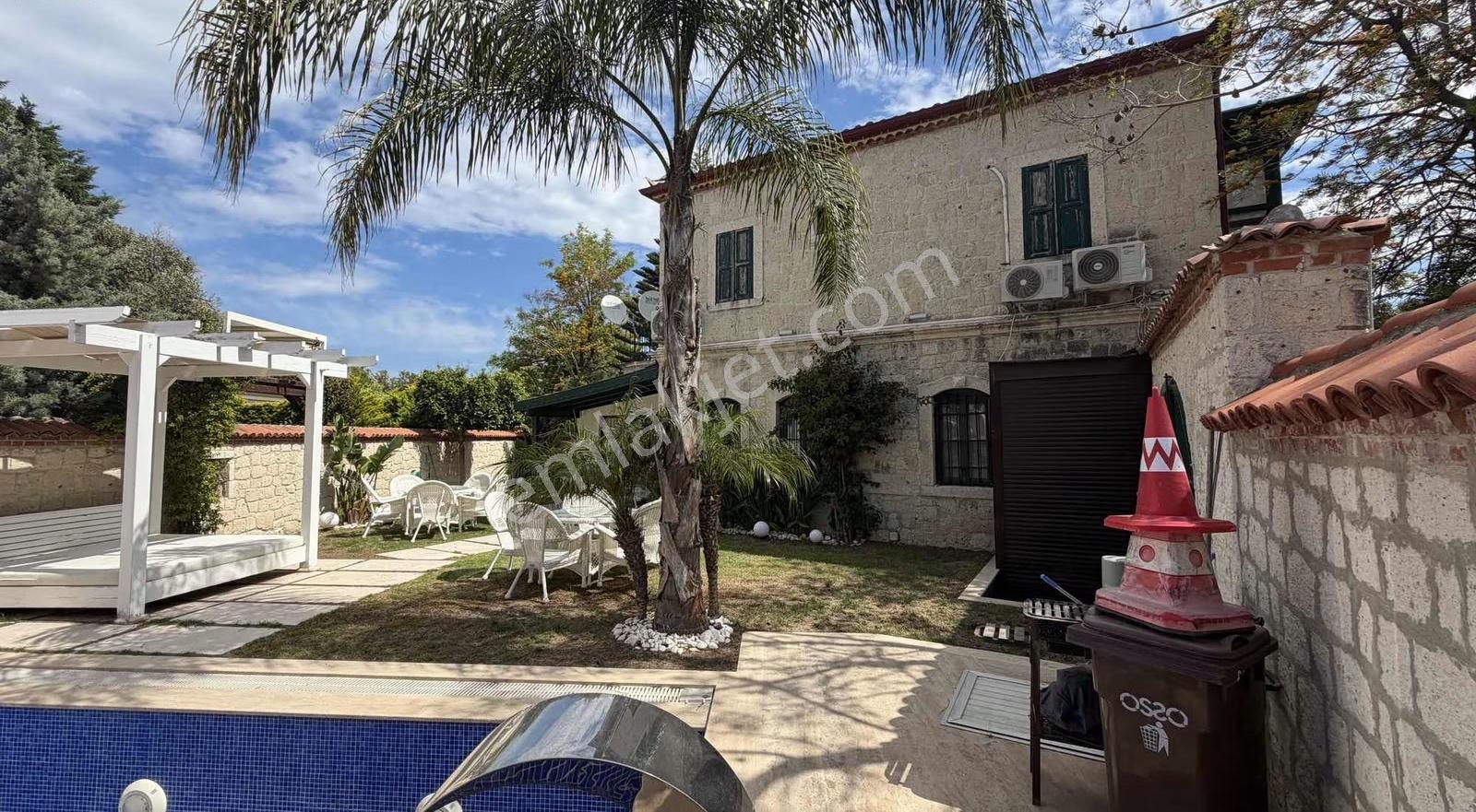 Alya Gayrimenkul Alaçatı Çarşısı Yakını Havuzlu Lüks Villa - Görsel 18