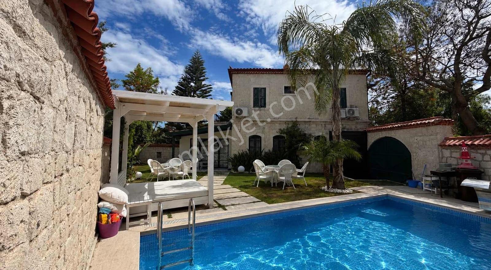 Alya Gayrimenkul Alaçatı Çarşısı Yakını Havuzlu Lüks Villa - Görsel 17