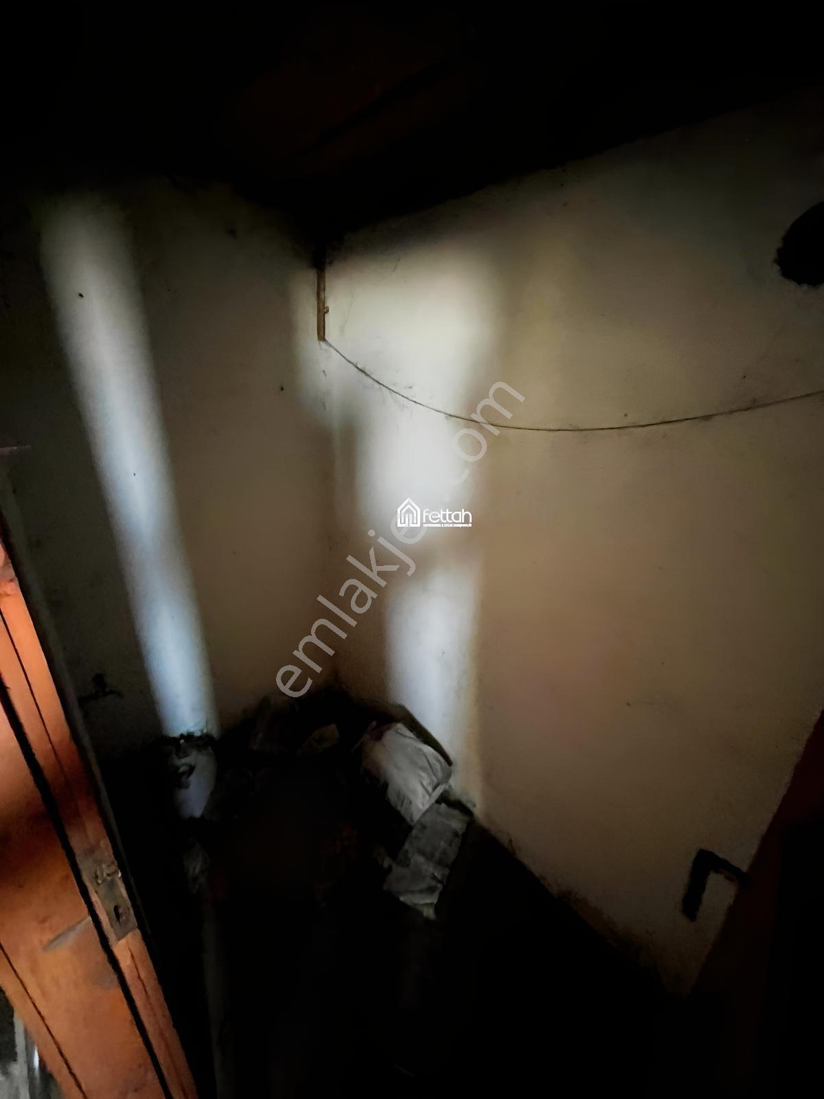 Saat Kulesi Dibinde Satılık Ev Ve Arsası Acil Satılık - Görsel 21
