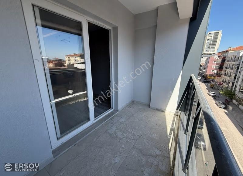 Satılık 2+1 Kapalı Mutfak Kapalı Oto Parklı Geniş Daire - Görsel 15