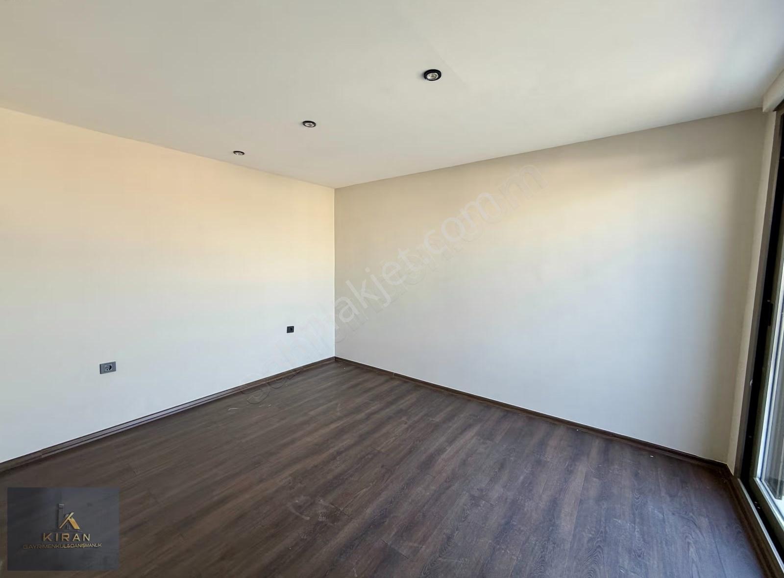 Yenişakran Sayfiye Mah. 3+1 Geniş Bahçeli Denize Komşu Villa - Görsel 9