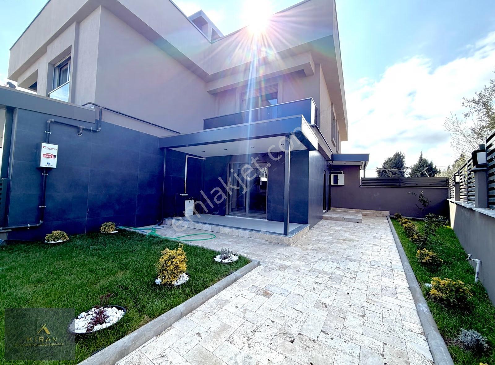 Yenişakran Sayfiye Mah. 3+1 Geniş Bahçeli Denize Komşu Villa - Görsel 24