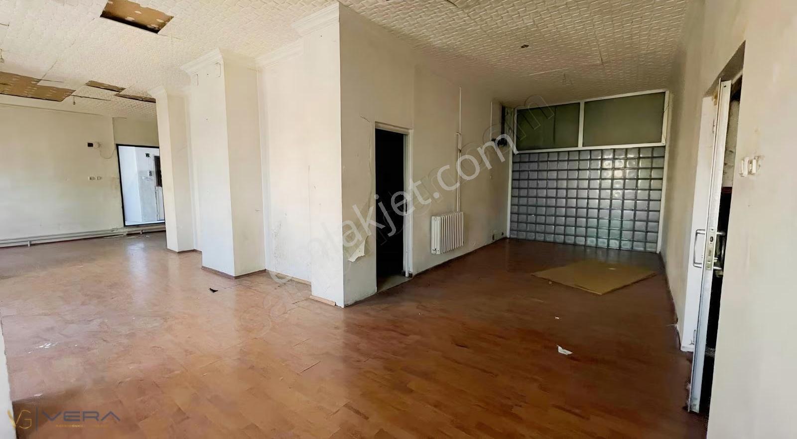 Vera'dan Ünaldıda 1. Kat 900 M2 Kullanımlı İmalathane - Görsel 6