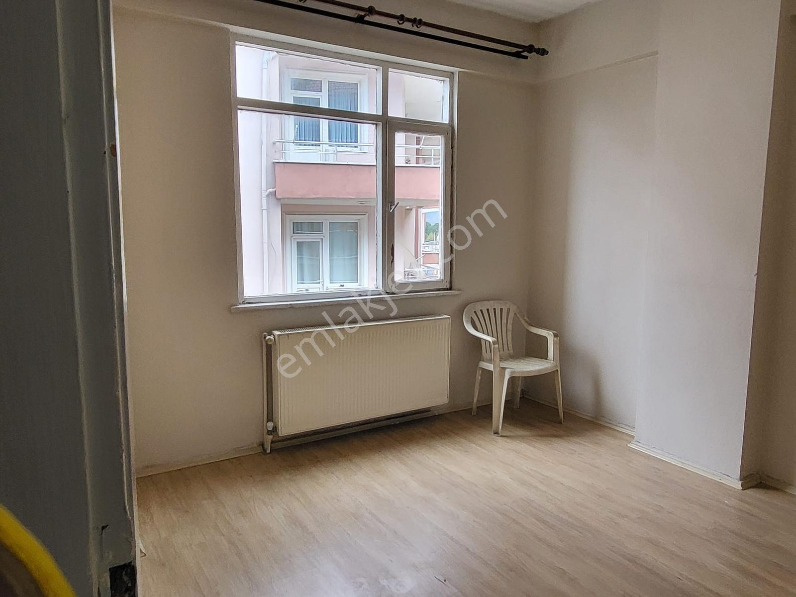 Gölcük Merkezde Kiralık 3+1 Daire - Görsel 11