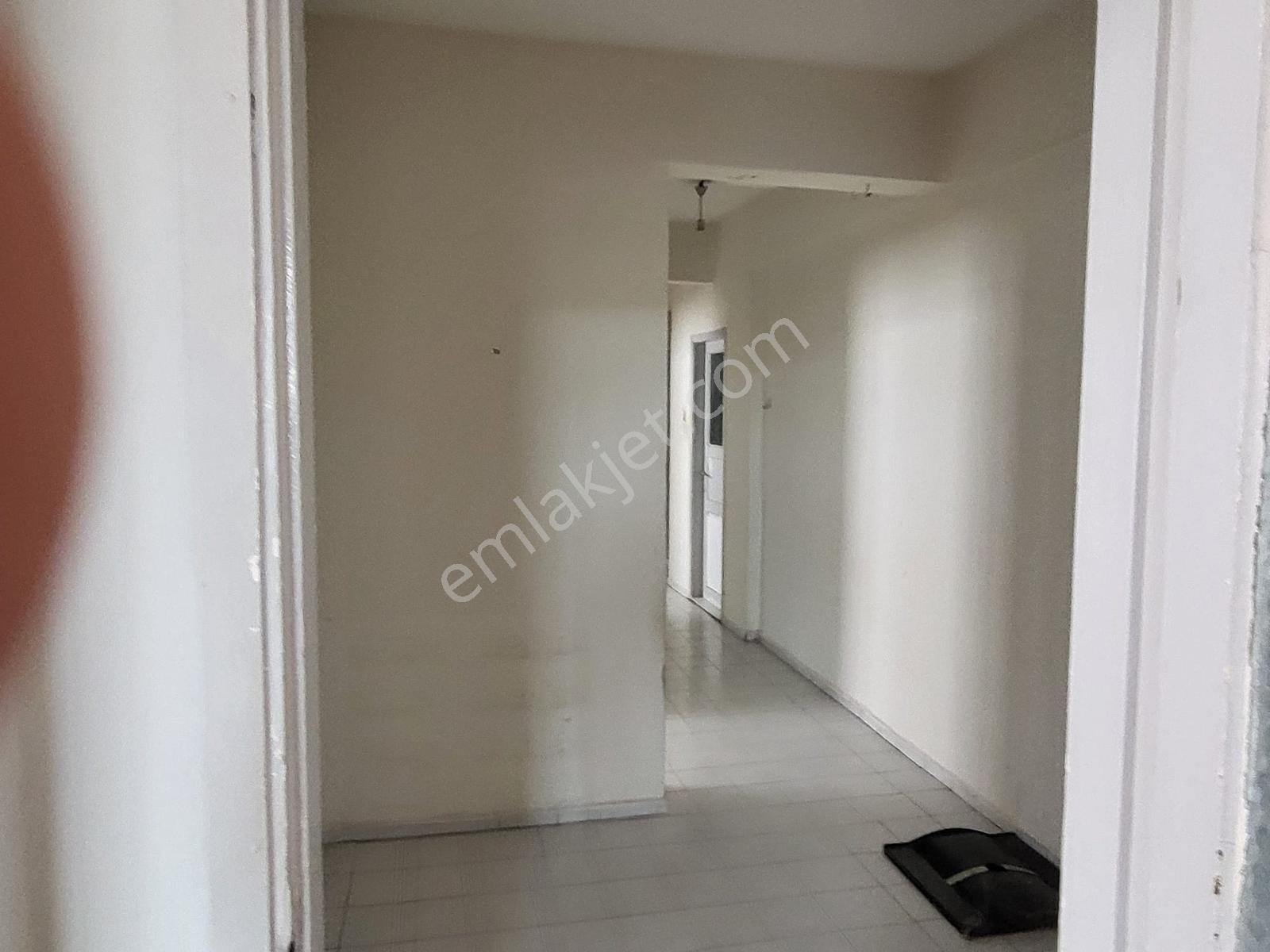Gölcük Merkezde Kiralık 3+1 Daire - Görsel 7