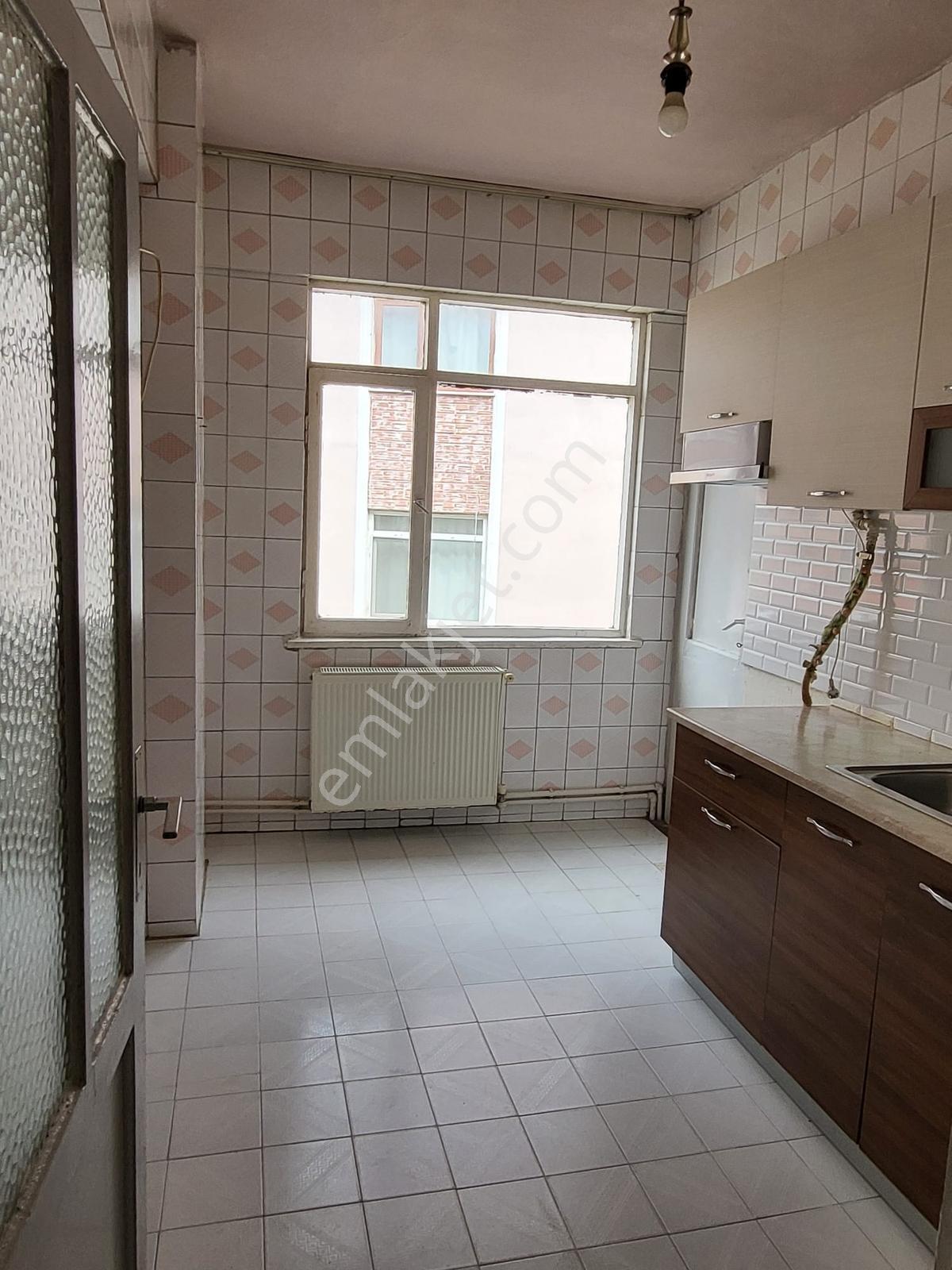 Gölcük Merkezde Kiralık 3+1 Daire - Görsel 18