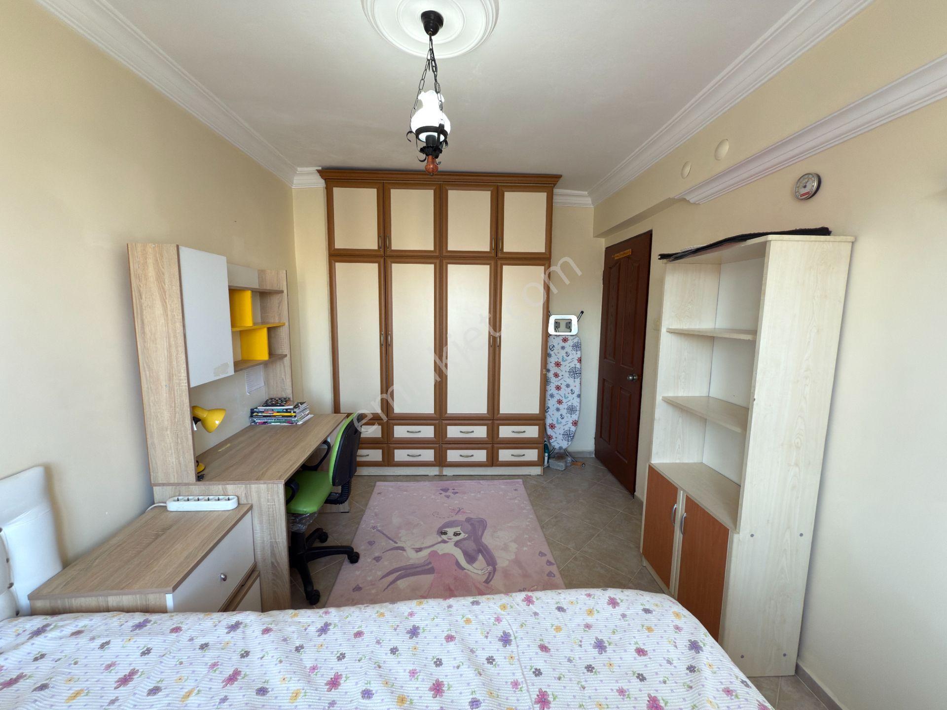 Kuşadası Satılık Bakımlı Denız Manzaralı Doğalgazlı 2+1 - Görsel 7