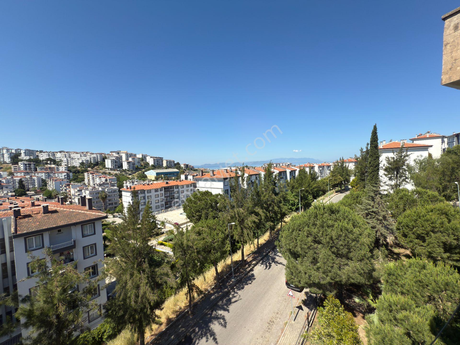 Kuşadası Satılık Bakımlı Denız Manzaralı Doğalgazlı 2+1 - Görsel 17