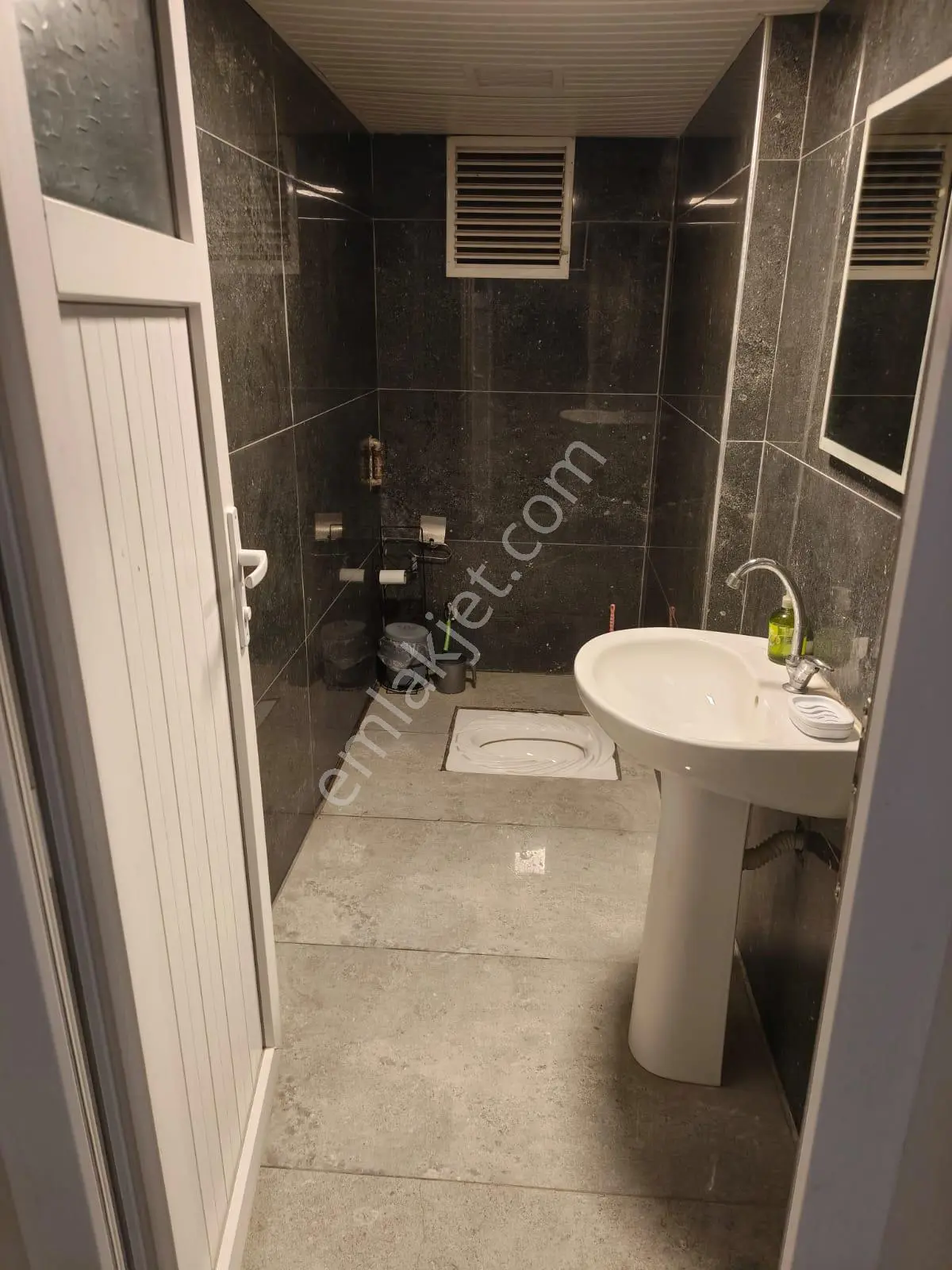 Adana Güzelyalıda Çukurova Devlet Hastanesine Yakın Konumda Eşyalı 3+1 Kiralık Fırsat Daire - Görsel 3