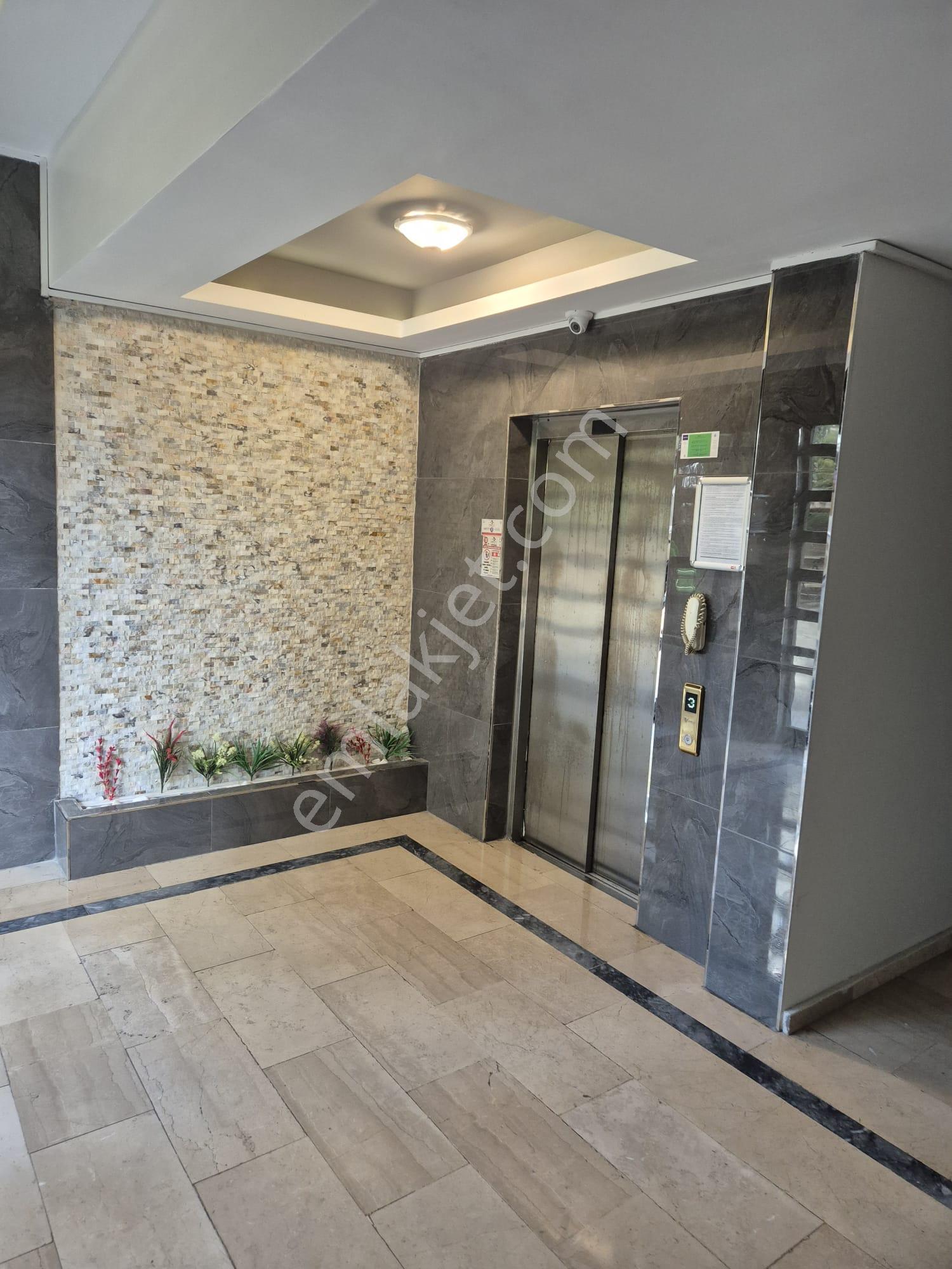 Sahibinden Site İçi Kapalı Otoparklı Ara Kat 4+1 Lüks Daire