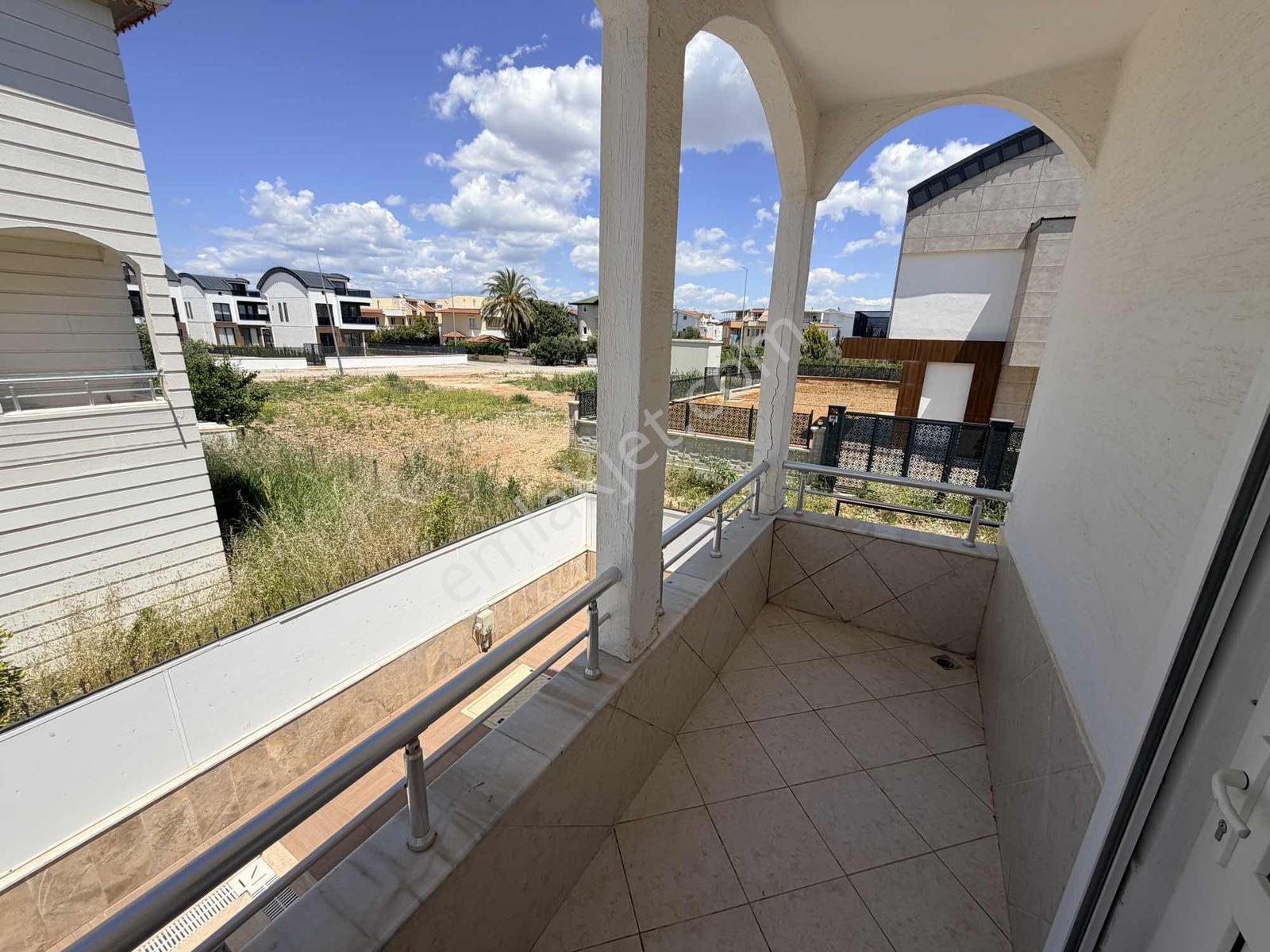 Kadriye Villalar Bölgesinde Eşyalı Ayrı Girişli İkiz Villa - Görsel 12