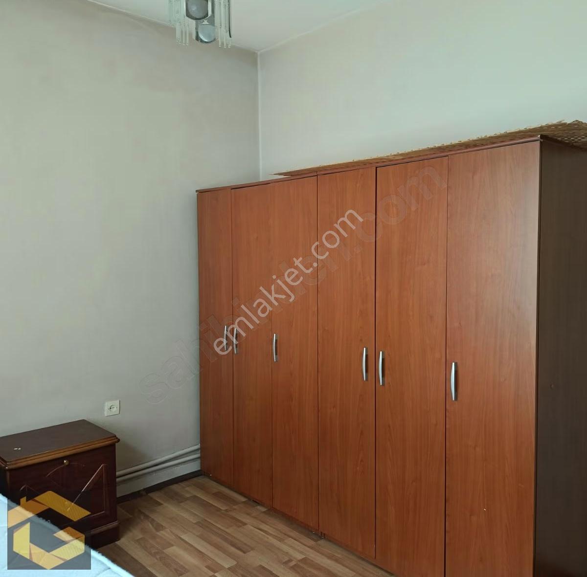 Aydınlıkevler'de Cadde Üzeri Eşyalı Kiralık 2+1 - Görsel 7