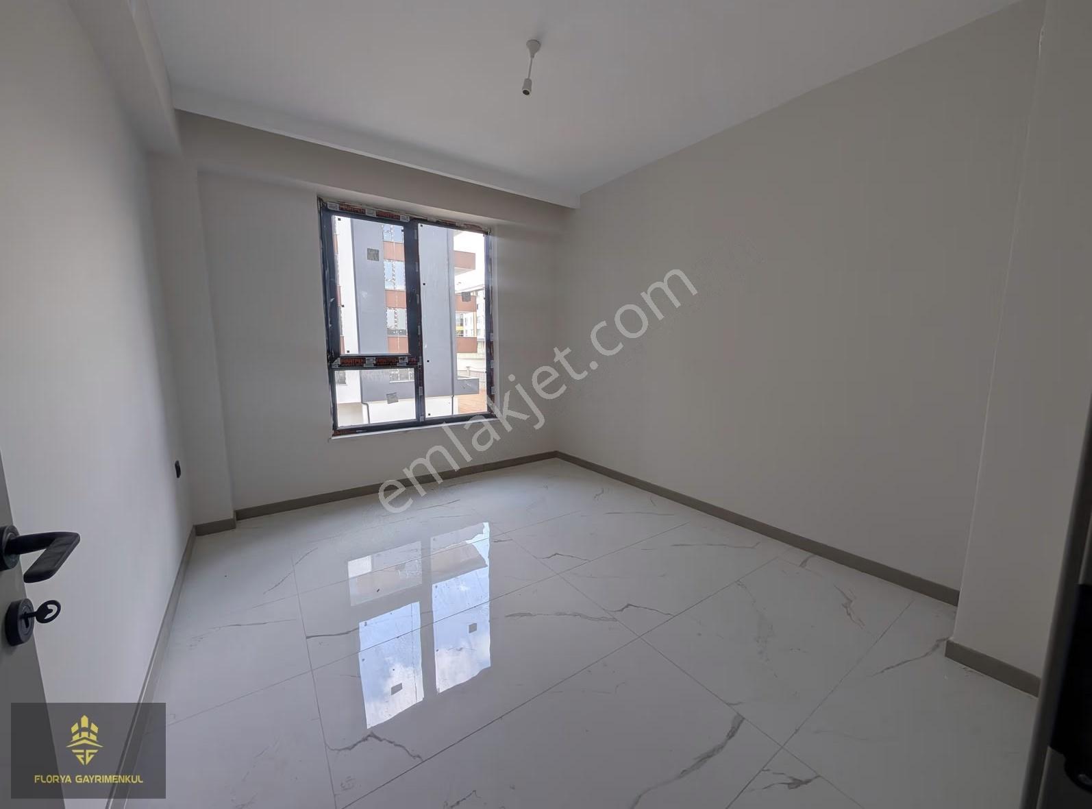 Havuzlu Site İçi Satılık Lüks 2+1 Köşe Daire Arakat - Görsel 9