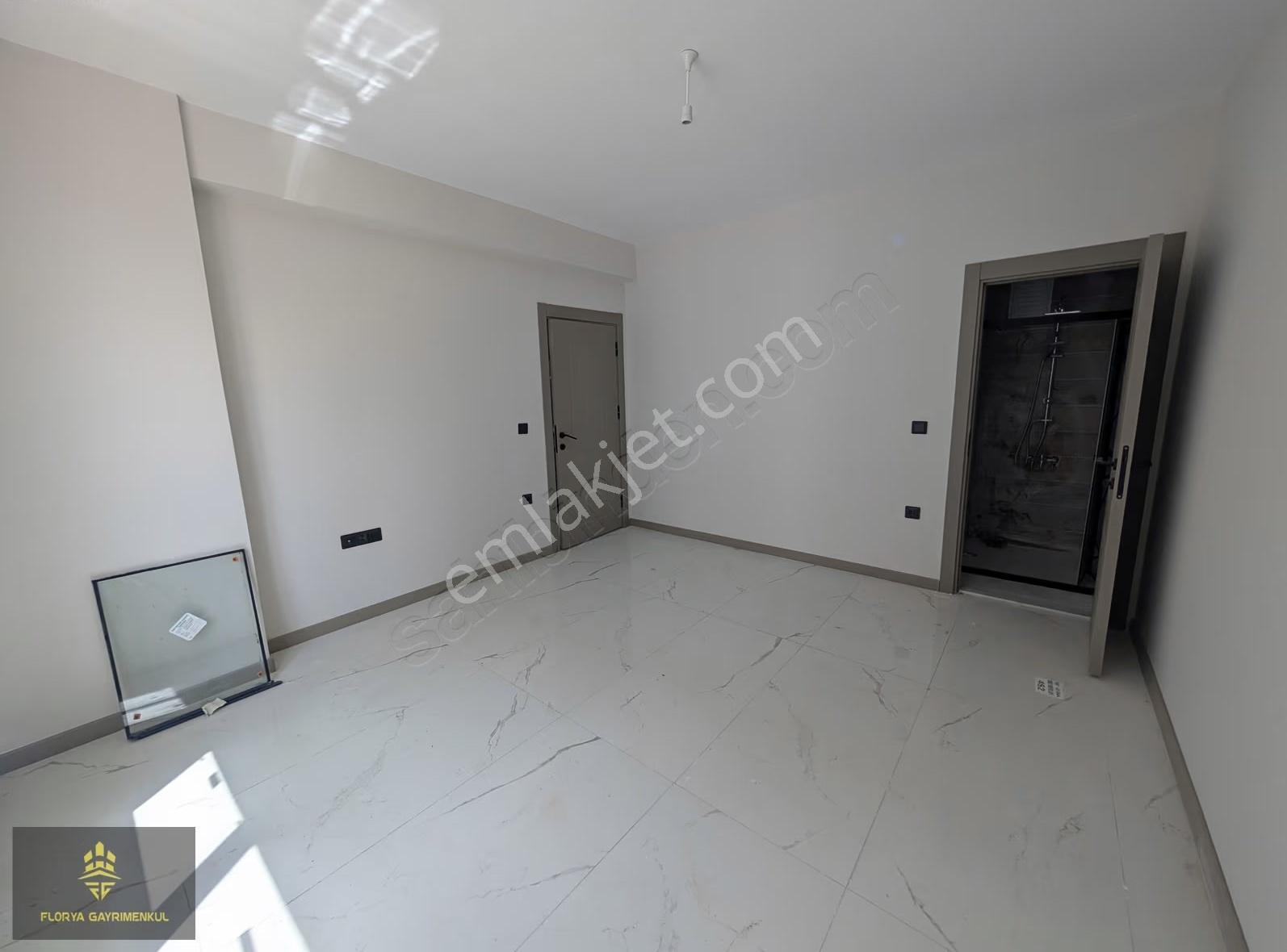 Havuzlu Site İçi Satılık Lüks 2+1 Köşe Daire Arakat - Görsel 12