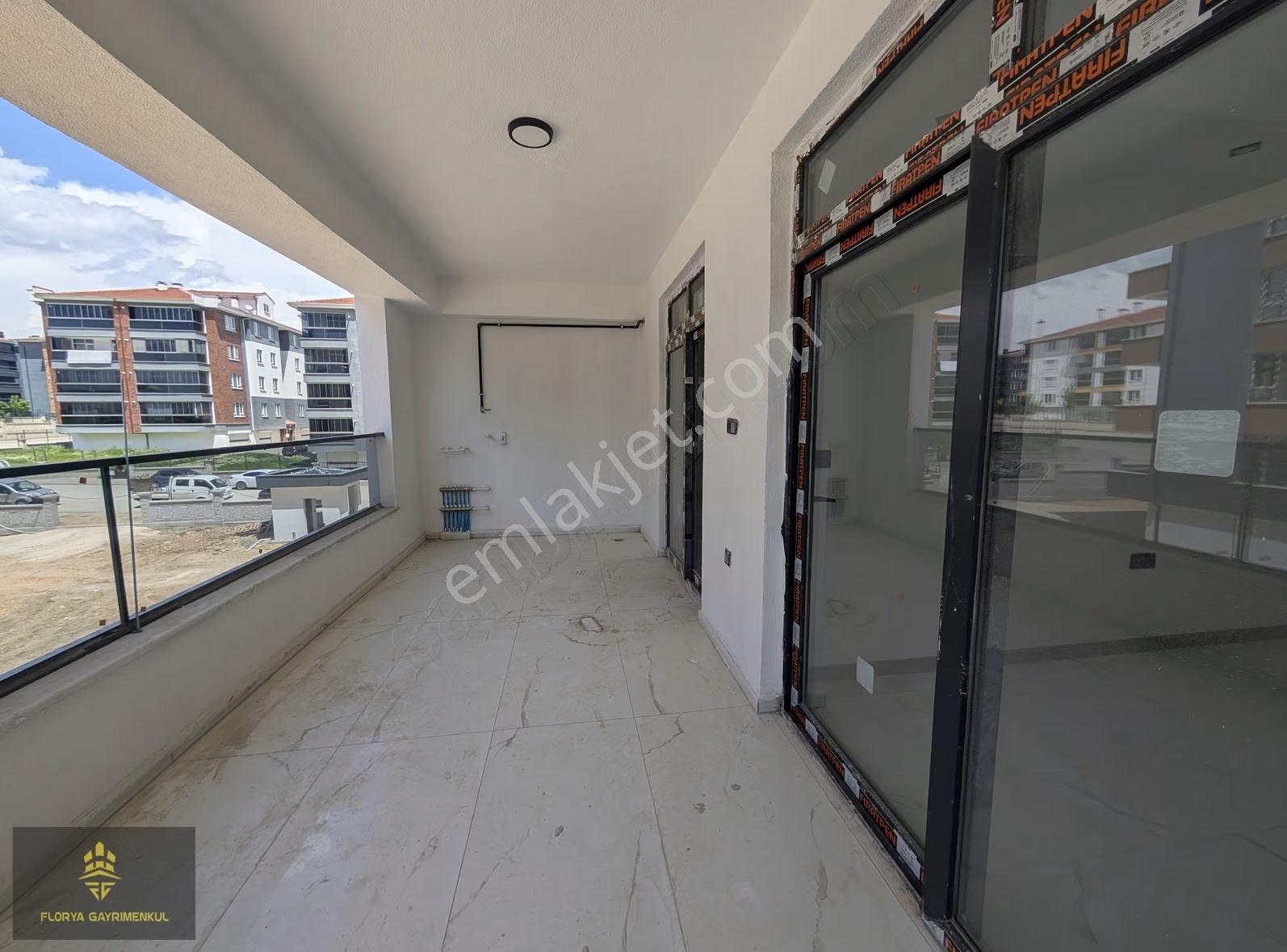 Havuzlu Site İçi Satılık Lüks 2+1 Köşe Daire Arakat - Görsel 5