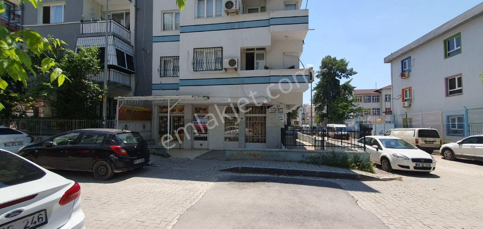 Buca Barış Mahalleside Kiralık Köşe Dükkan .. - Görsel 5