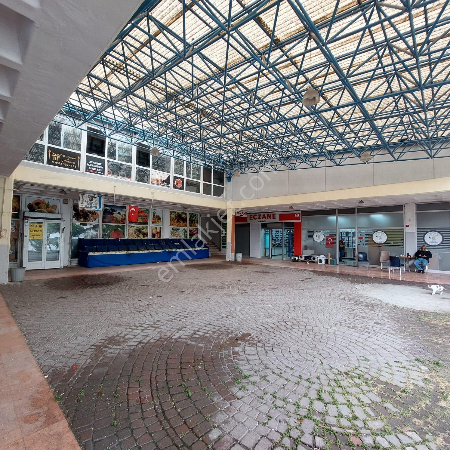Atakent Mah.1.etap 200m2 Kurumsal Marketlere Kiralık Dükkan