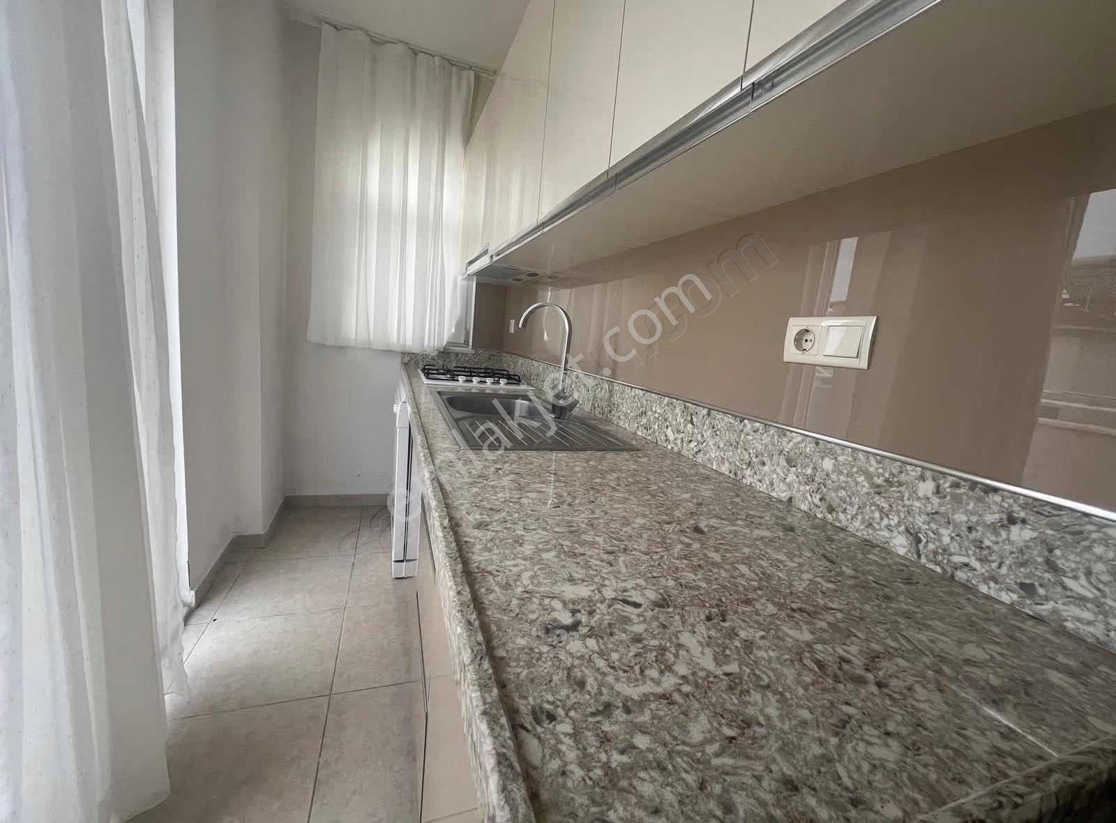 Akçay Köşemden Deniz Manzaralı Tek Tapu İki Daire Eşyalı Satılık - Görsel 4