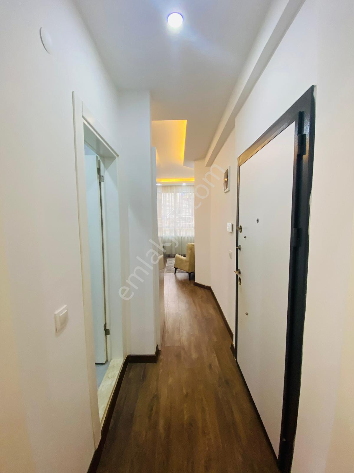 Kuşadası Merkezde Heryere Yürüyüş Mesafesinde 1+1 Kiralık Lüks Ferah Daire - Görsel 9