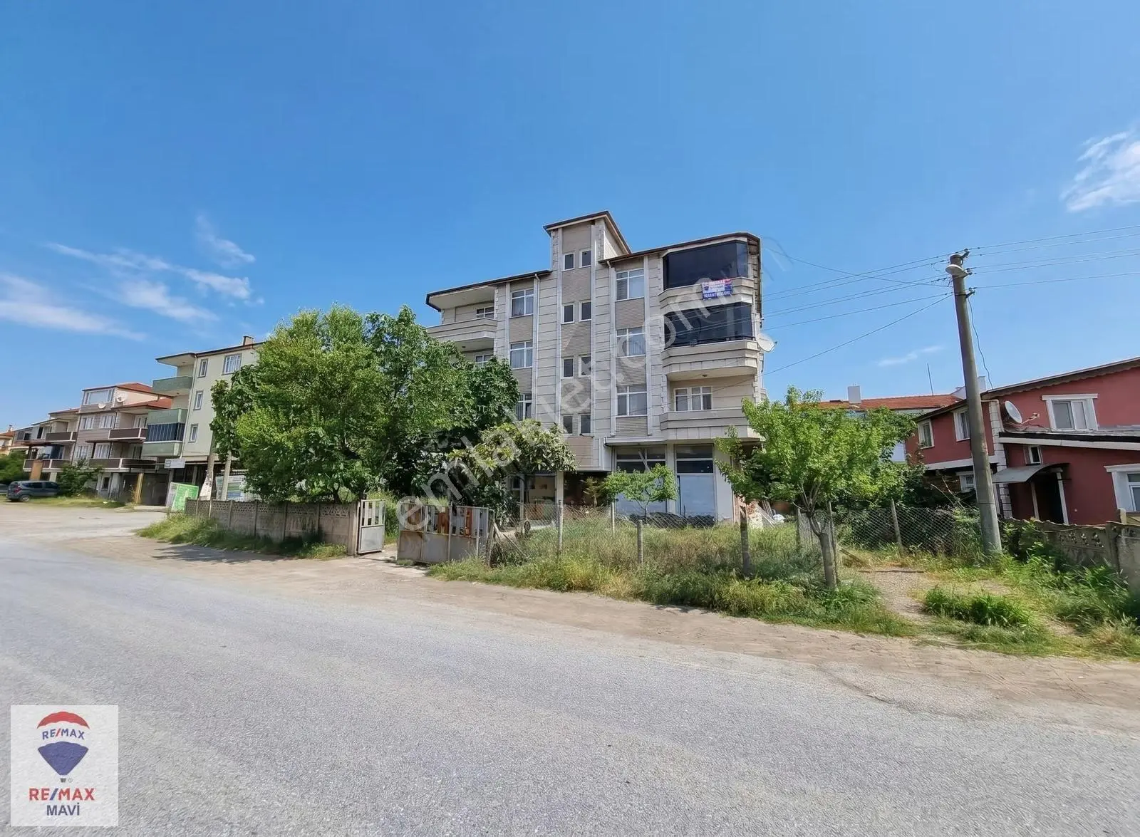 Yalı Mahallesinde Denize 300 M Mesafede Mutfak Ayrı 3+1 Daire