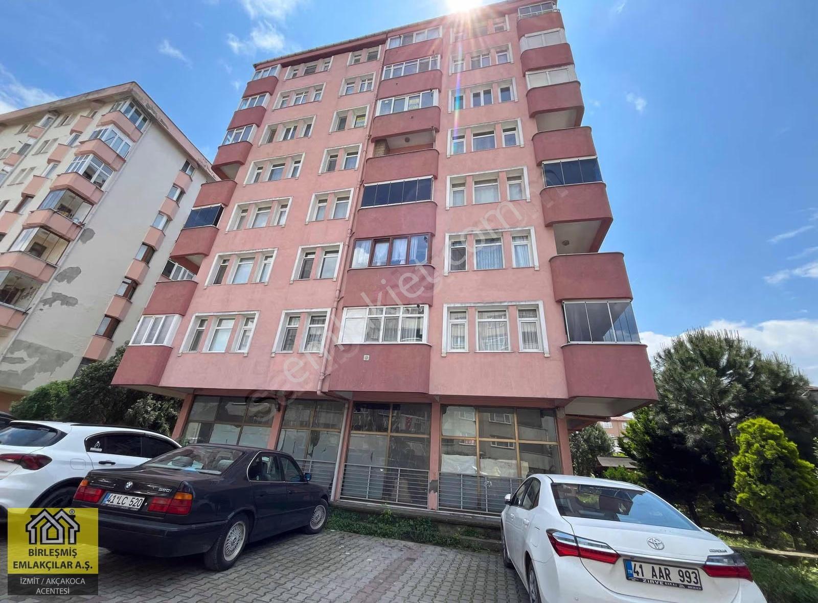 42 Evler'de Ana Cadde Üzeri Geniş Ve Ferah 3+1 Kiralık Daire