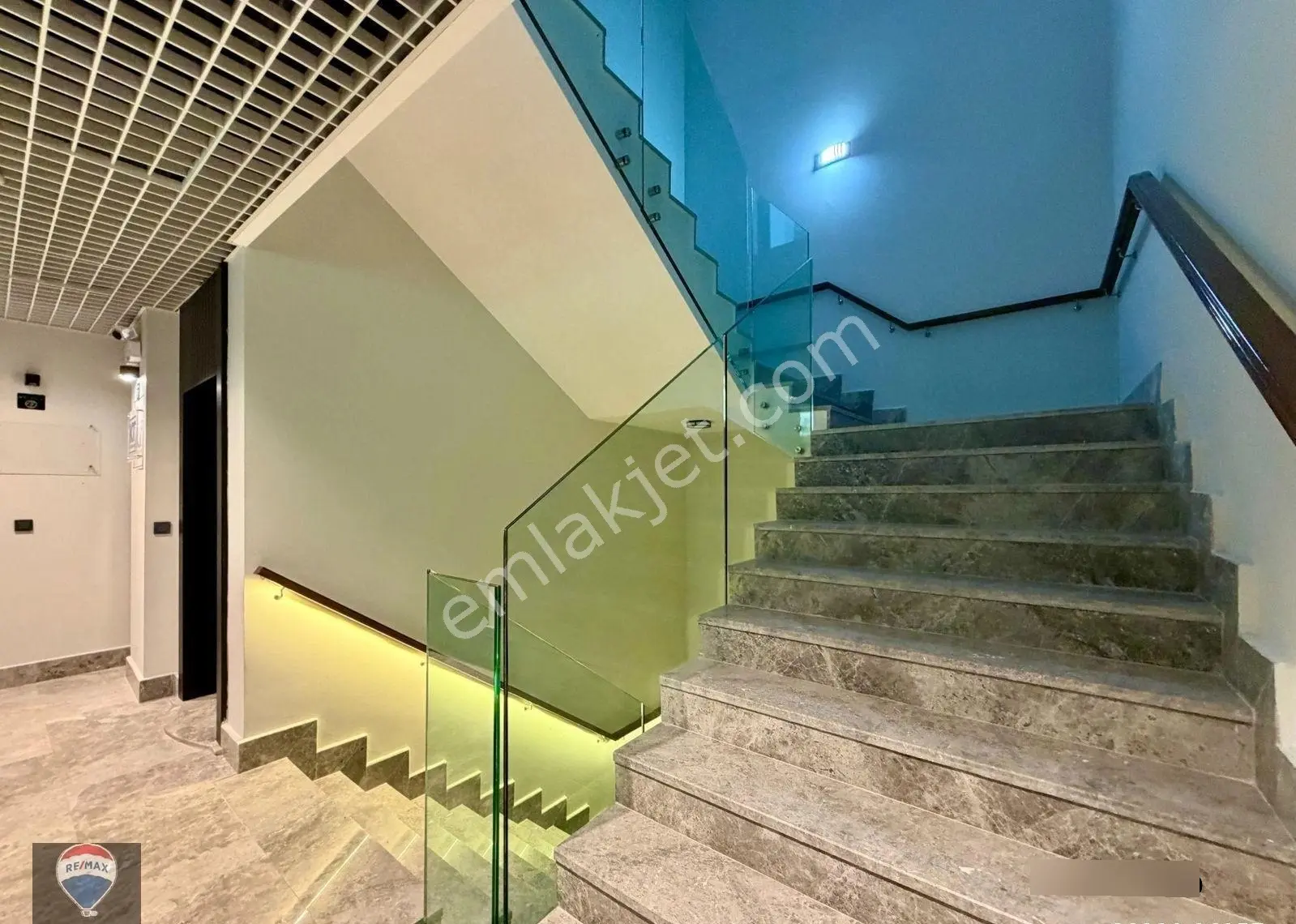 Kuşadası Merkez Ana Cadde Üzerınde 70 M² Kıralık Ofıs - Görsel 28