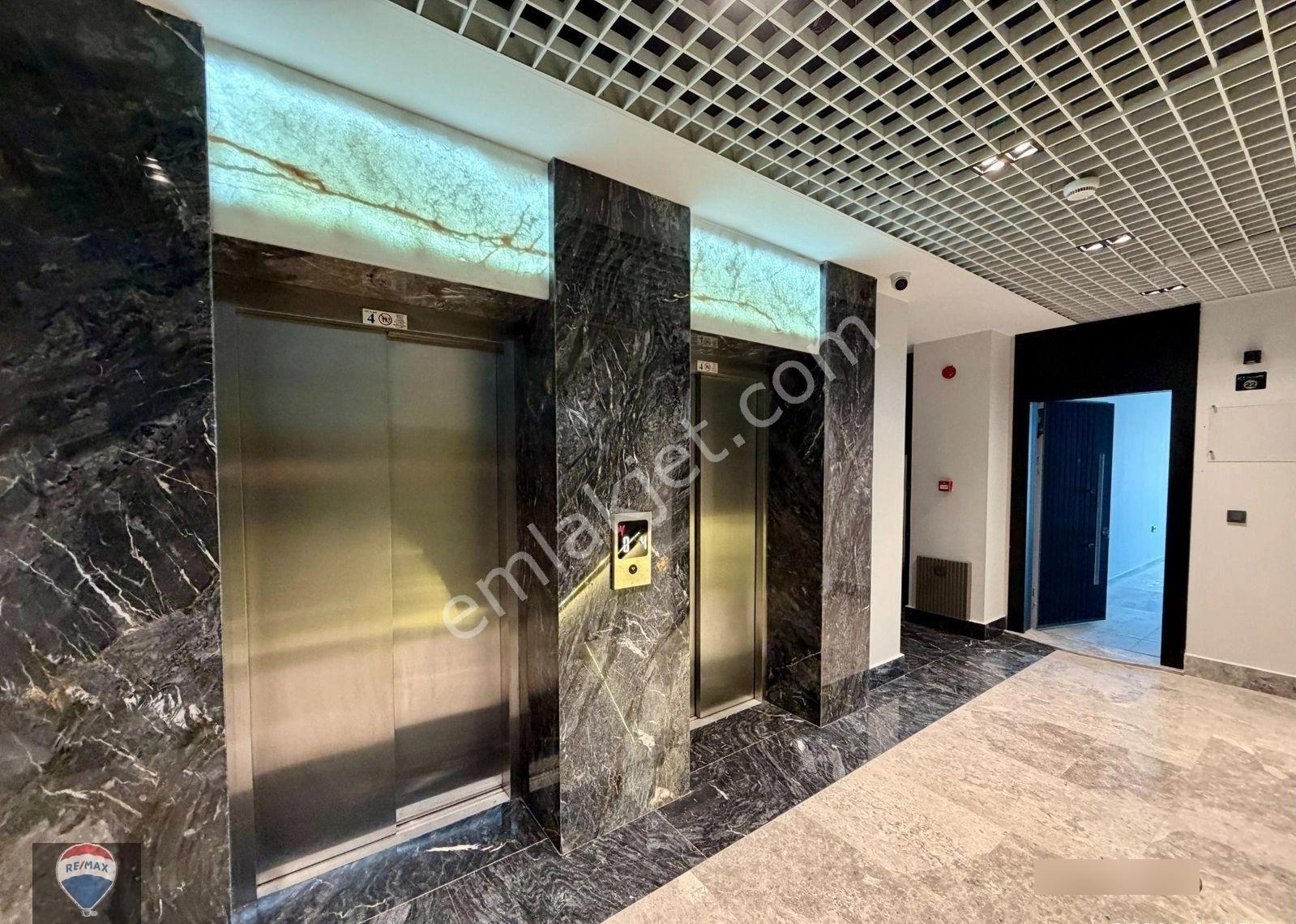 Kuşadası Merkez Ana Cadde Üzerınde 70 M² Kıralık Ofıs - Görsel 24