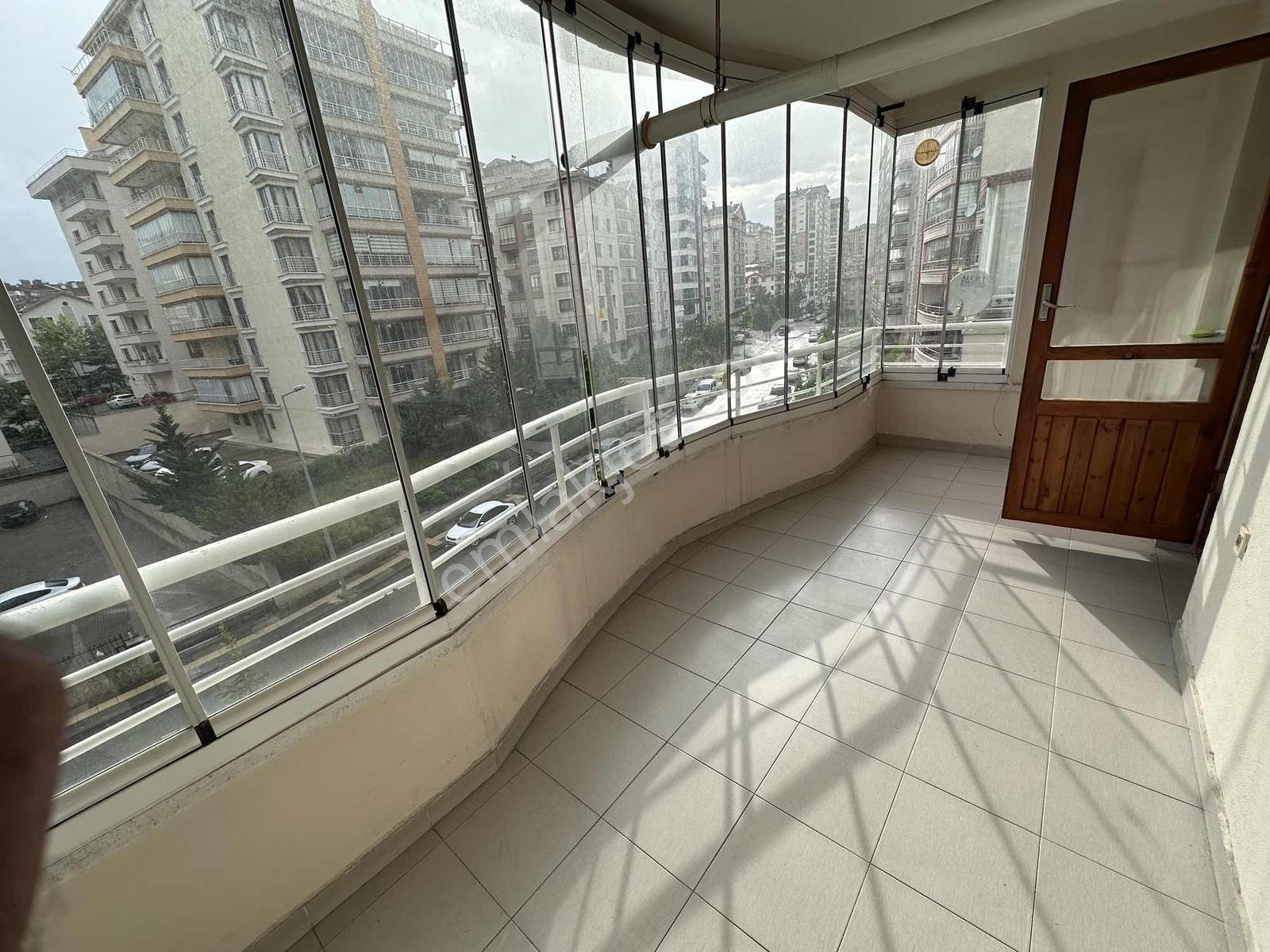 Haldun Caddesi 3.kat 2+1 Yapılı Geniş Balkonlu-asansörlü - Görsel 23