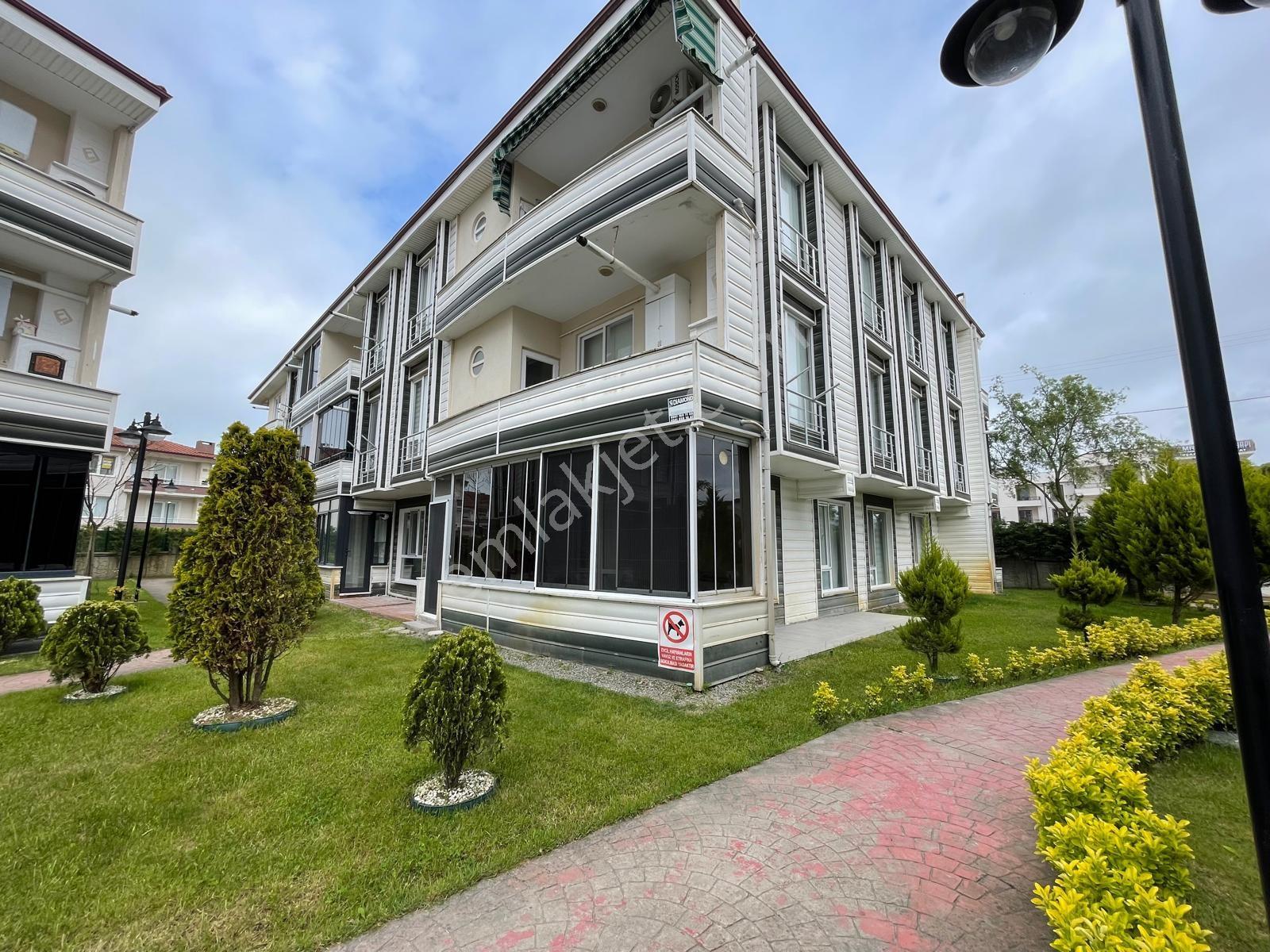 Karasu Yeni Mahallede Havuzlu Sitede Giriş Kat Ön Ceph 1+1 Daire - Görsel 2
