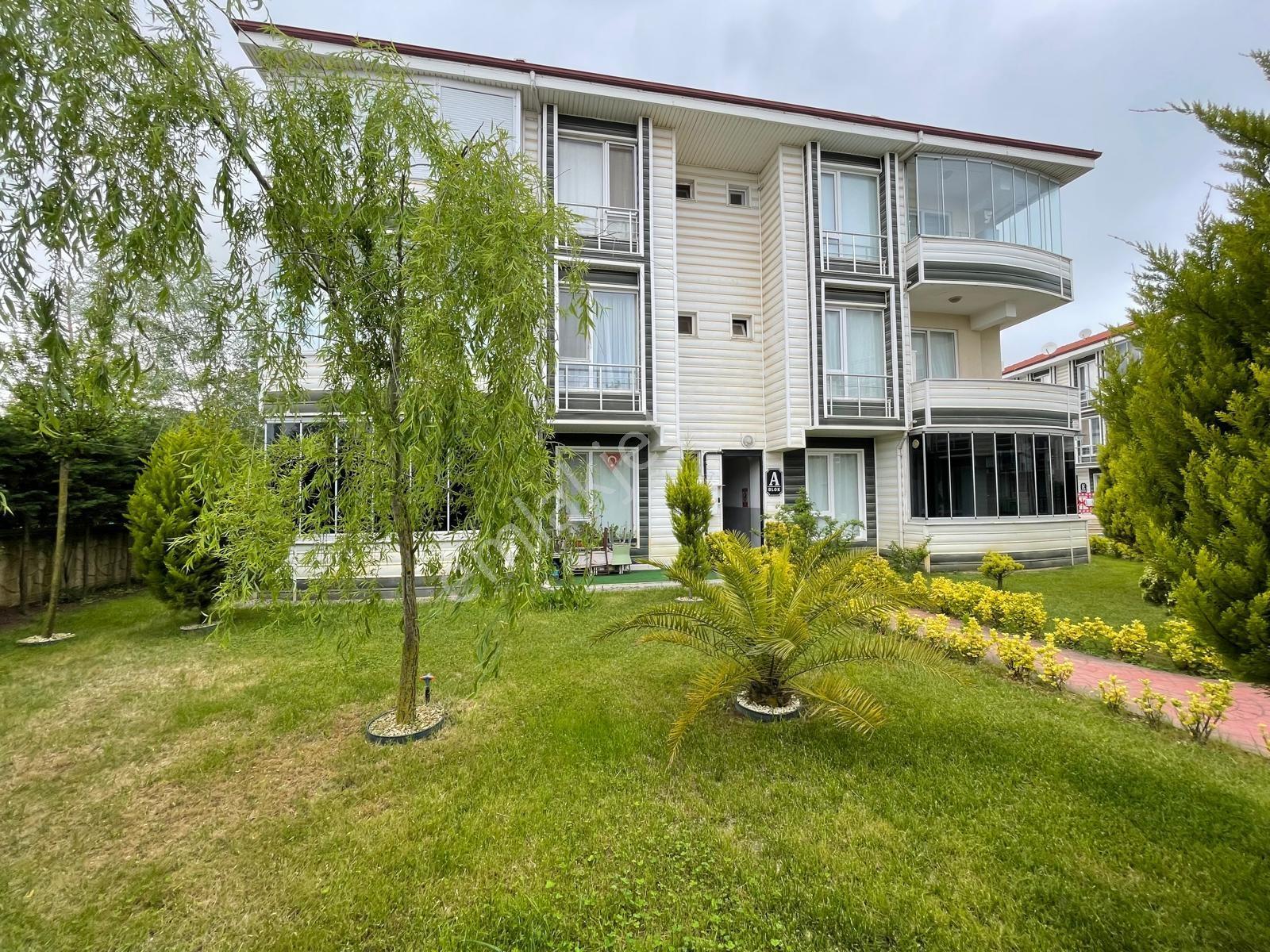 Karasu Yeni Mahallede Havuzlu Sitede Giriş Kat Ön Ceph 1+1 Daire - Görsel 14