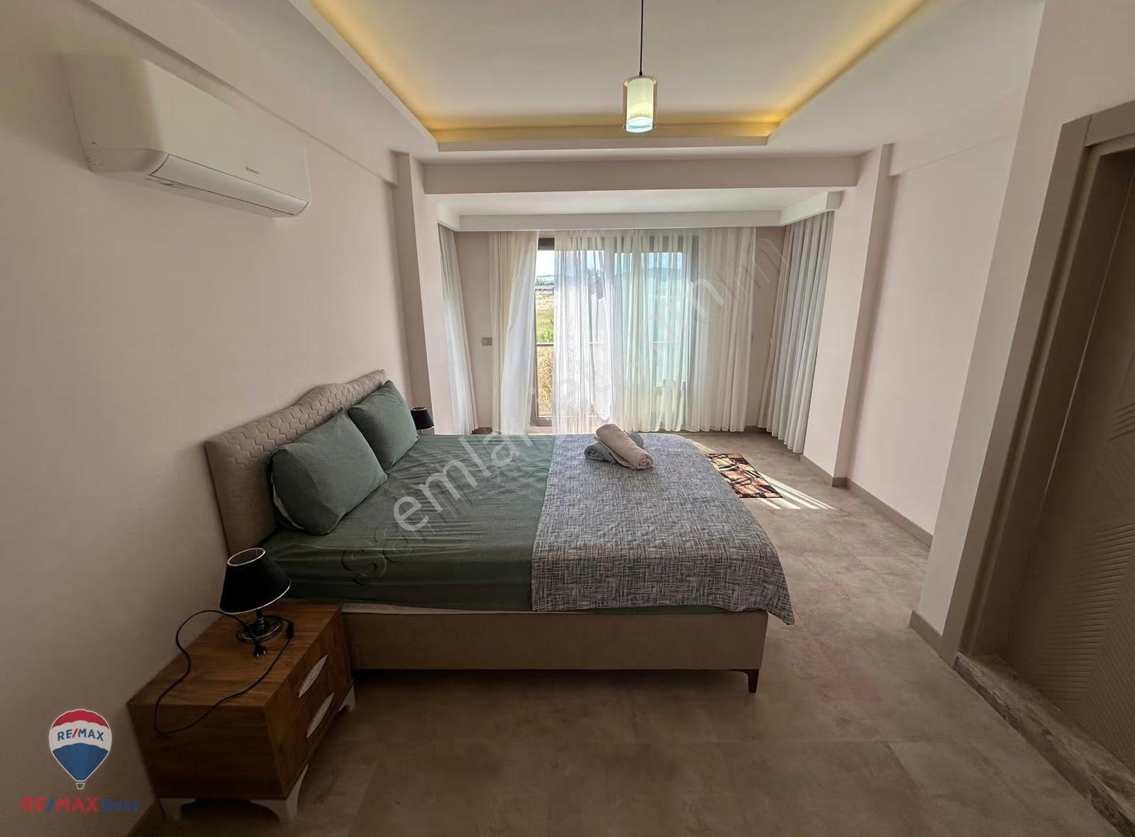 34 Remax Bestten Foçaköyde Satılık Müstakil Havuzlu 3+1 Villa - Görsel 13