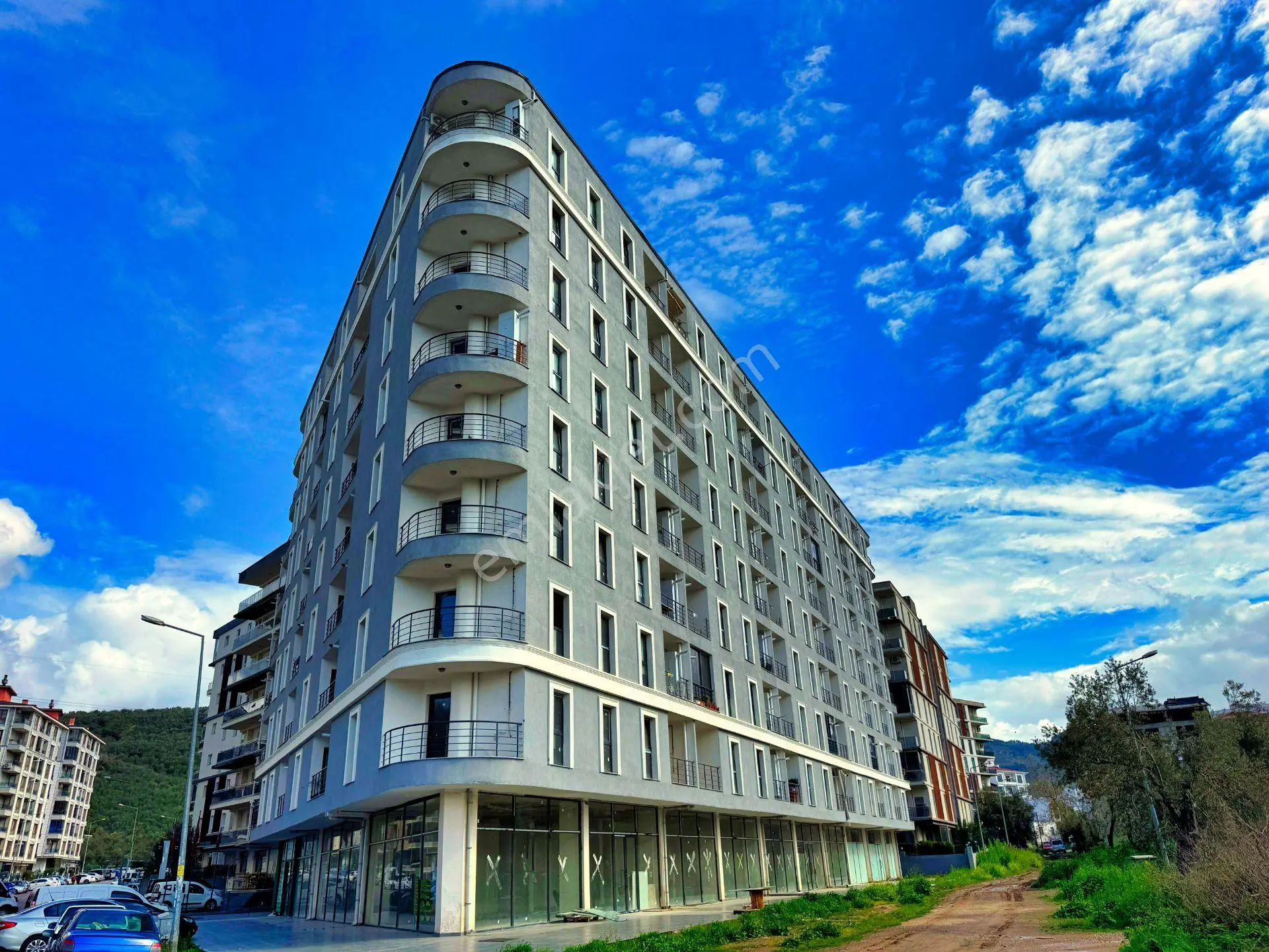 🛑🛑yetkisi Aktif'ten Kadıköy'de Satılık Önü Açık Merkezi Konumda Arakat1+1 Daire