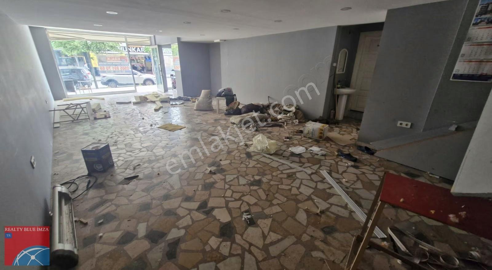 Ümraniye Parseller Mh. 90m+90m (180m) Karadeniz Caddesi Üzerinde