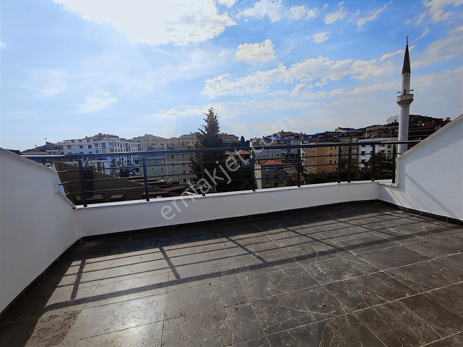 Çekmeköy Merkez Mahallesi'nde 3+1 Kiralık Dubleks Daire - Görsel 2