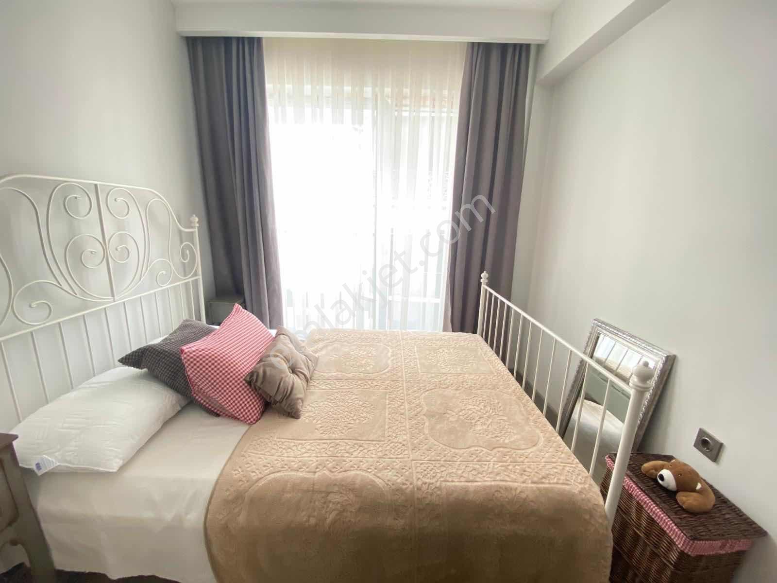 Alaçatıdan İncekte Ara Katta Eşyalı Kiralık 2+1 - Görsel 33