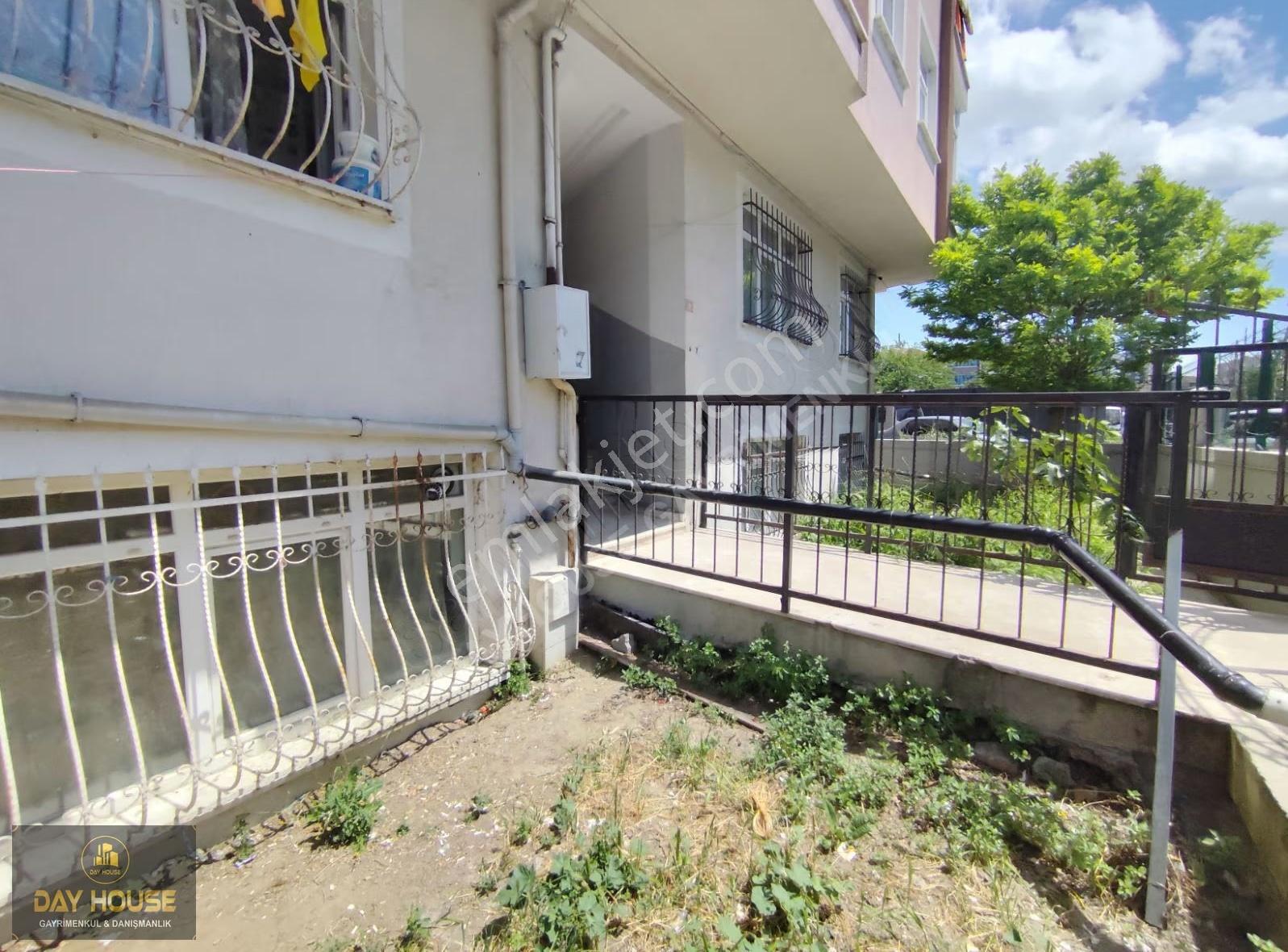 Day House'den Merkezi Konumda Önü Açık 2+1 Bahçe Kat
