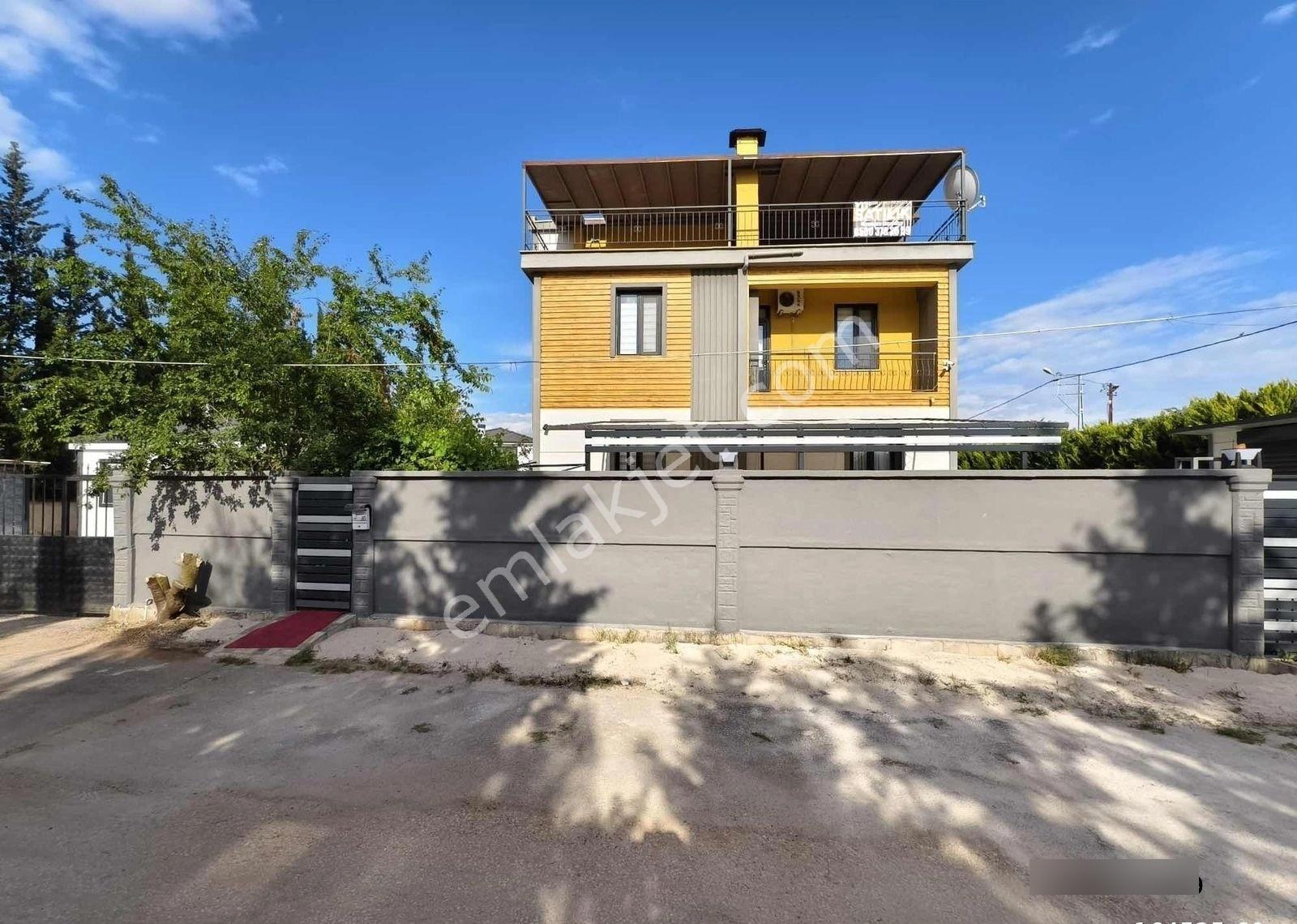 Duacı'da 863 M² Arsa Paylı, Oturum Garantili Geniş 330 M² Triple