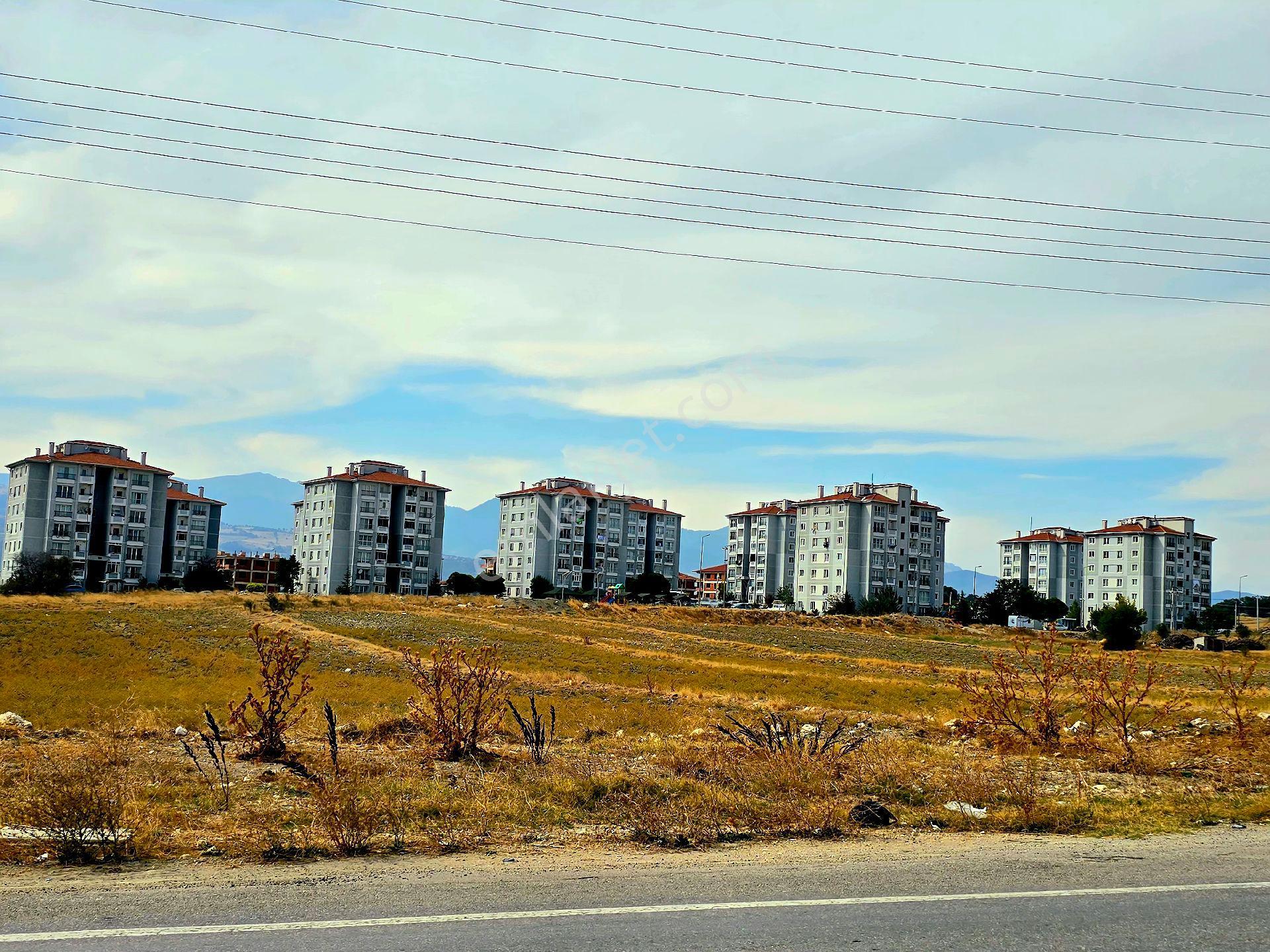 Kütahya Emet Örencik'te Köy Otoyol Elk Su Çay Yanı 1463 M² Bakımlı Tarla. Açıklamada - Görsel 4
