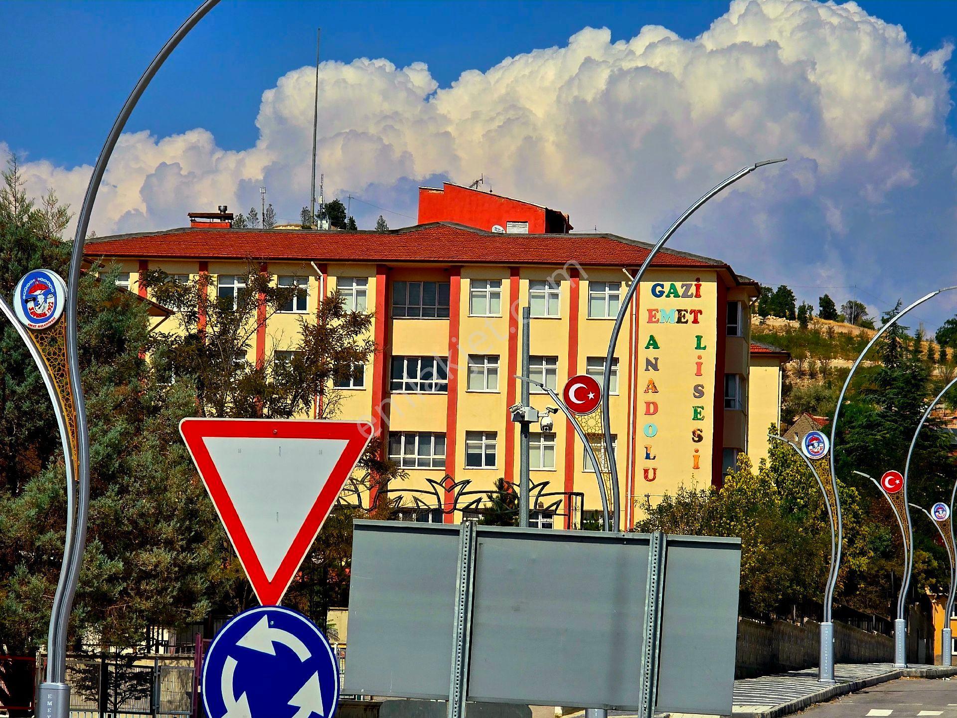 Kütahya Emet Örencik'te Köy Otoyol Elk Su Çay Yanı 1463 M² Bakımlı Tarla. Açıklamada - Görsel 13