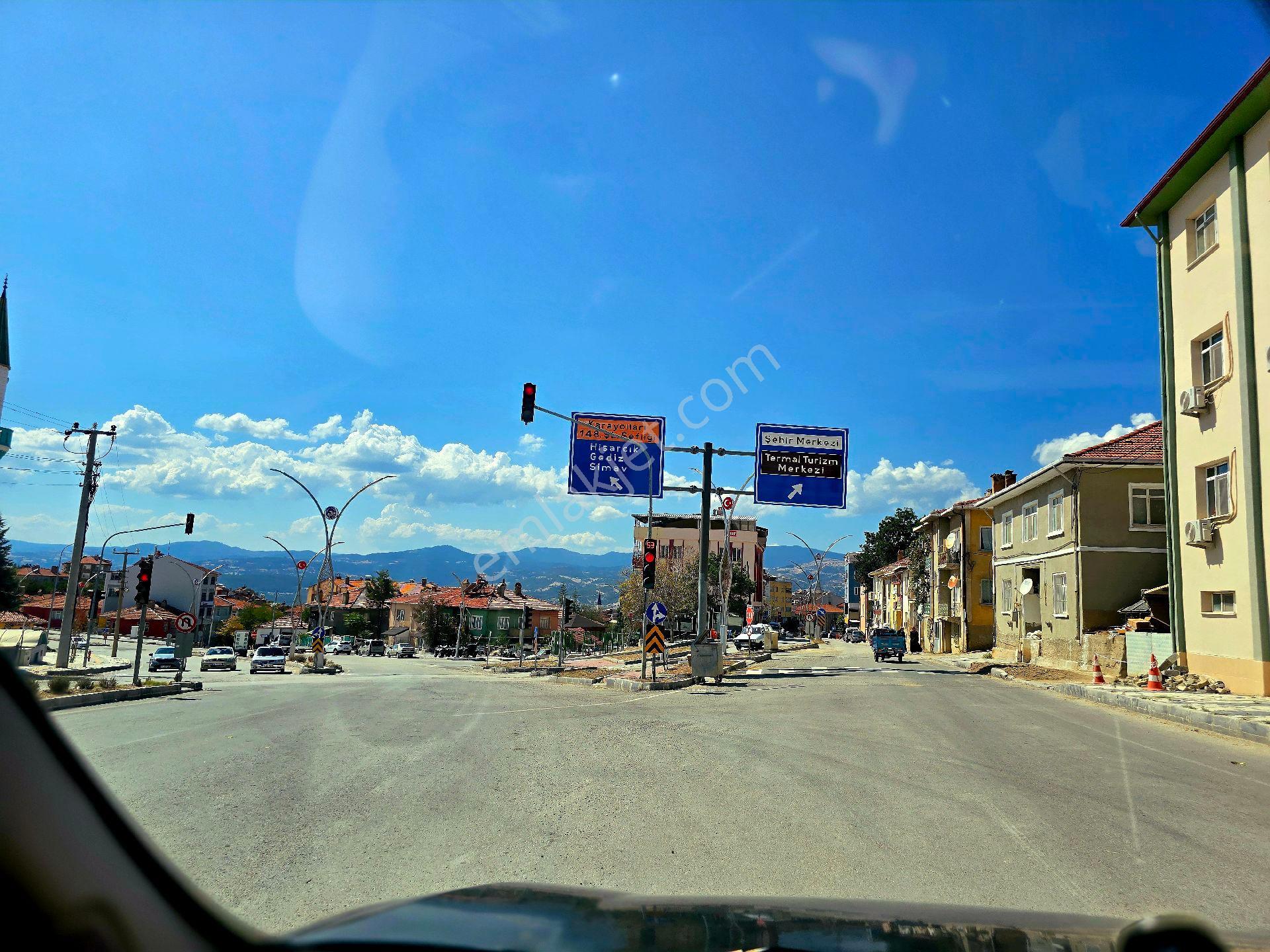 Kütahya Emet Örencik'te Köy Otoyol Elk Su Çay Yanı 1463 M² Bakımlı Tarla. Açıklamada - Görsel 10