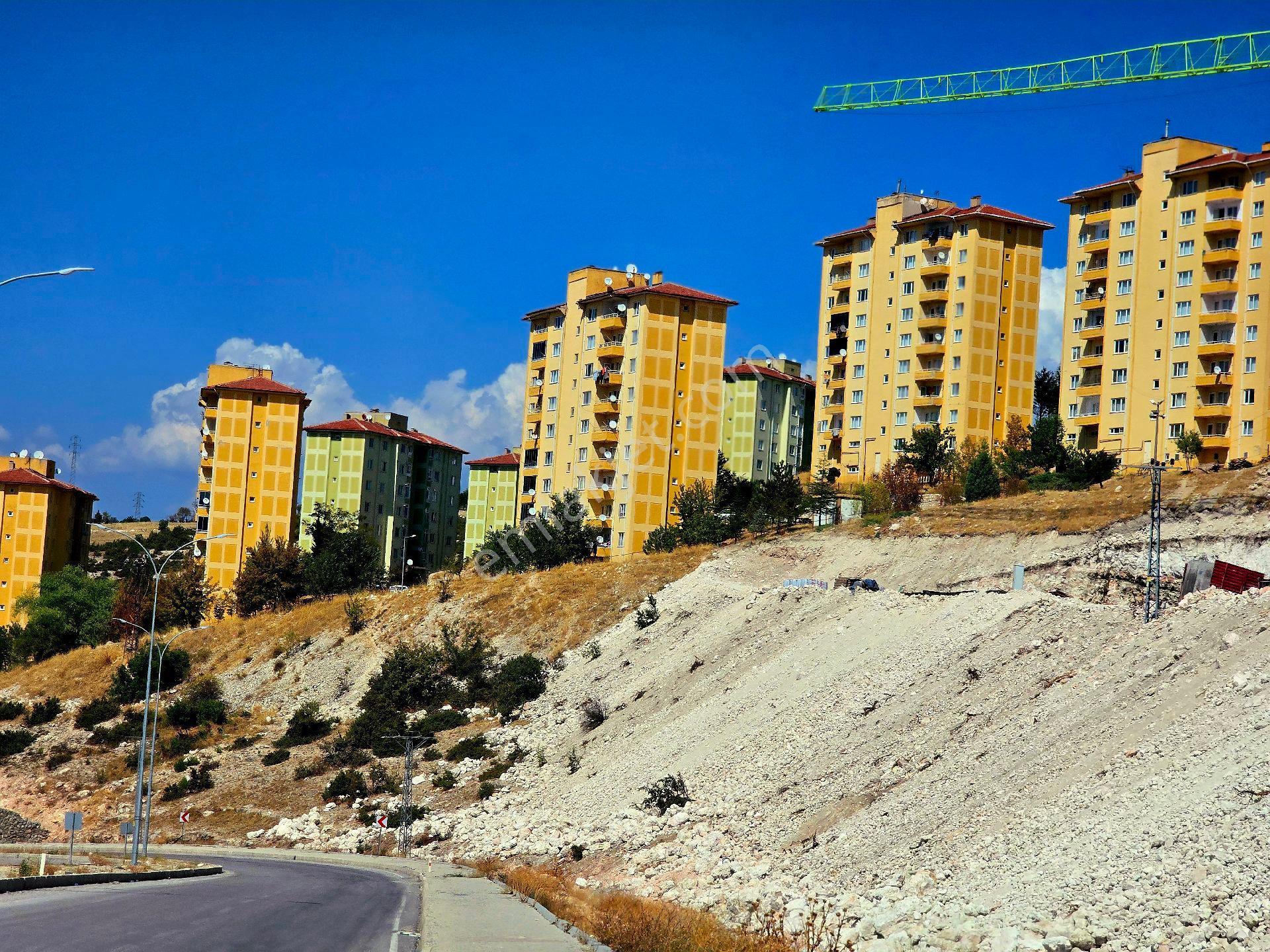 Kütahya Emet Örencik'te Köy Otoyol Elk Su Çay Yanı 1463 M² Bakımlı Tarla. Açıklamada - Görsel 8