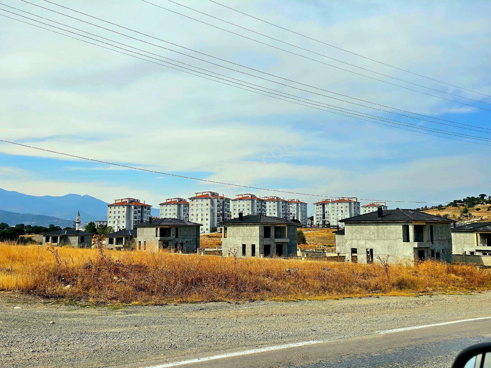 Kütahya Emet Örencik'te Köy Otoyol Elk Su Çay Yanı 1463 M² Bakımlı Tarla. Açıklamada - Görsel 3